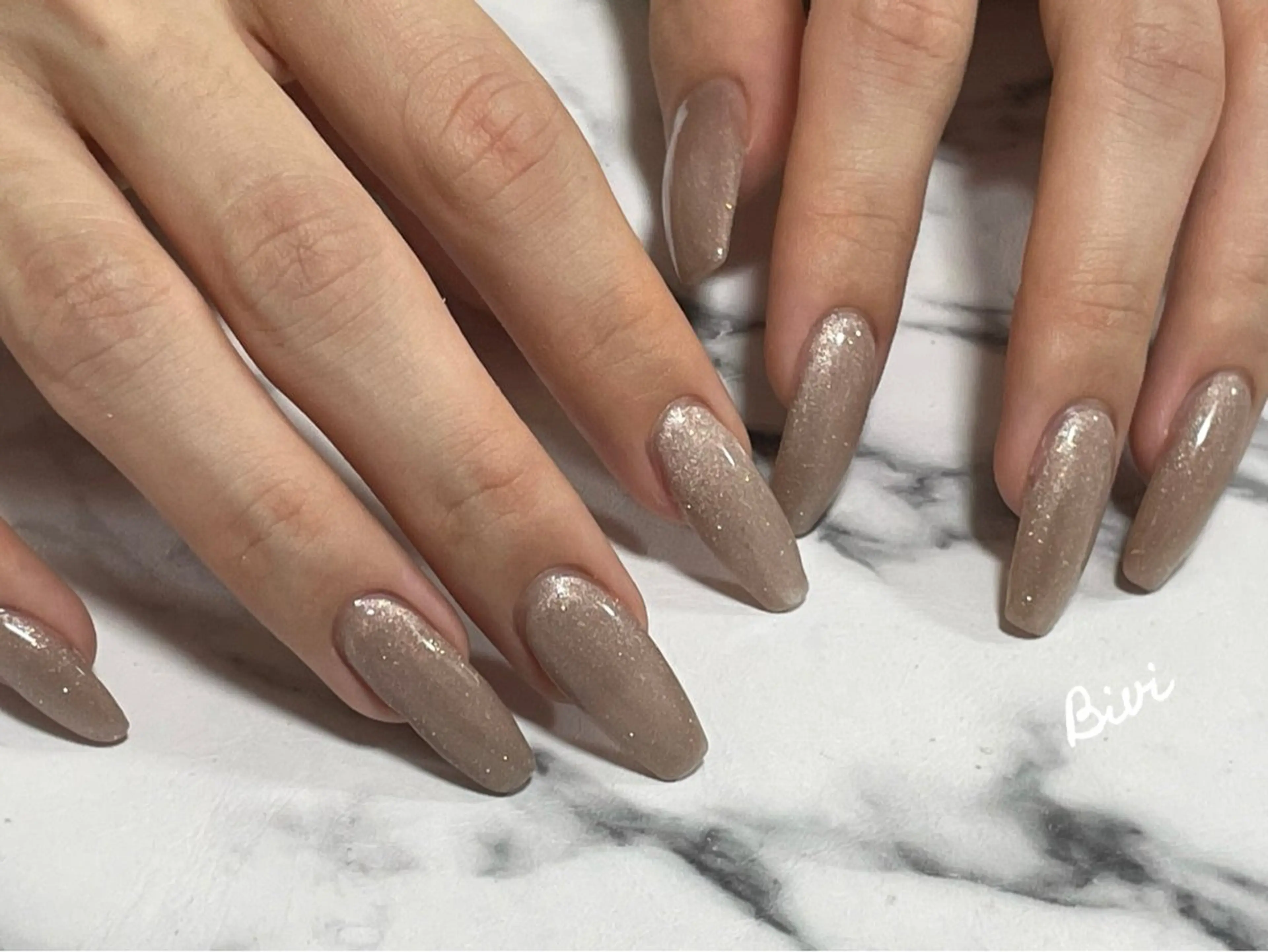 ネイル アートネイル フラッシュネイル ラメ(グリッター) マグネットネイル シルバー ハンドネイル ハンドケア ♡Bivi♡自爪に 優しいネイルサロンのネイルデザイン
