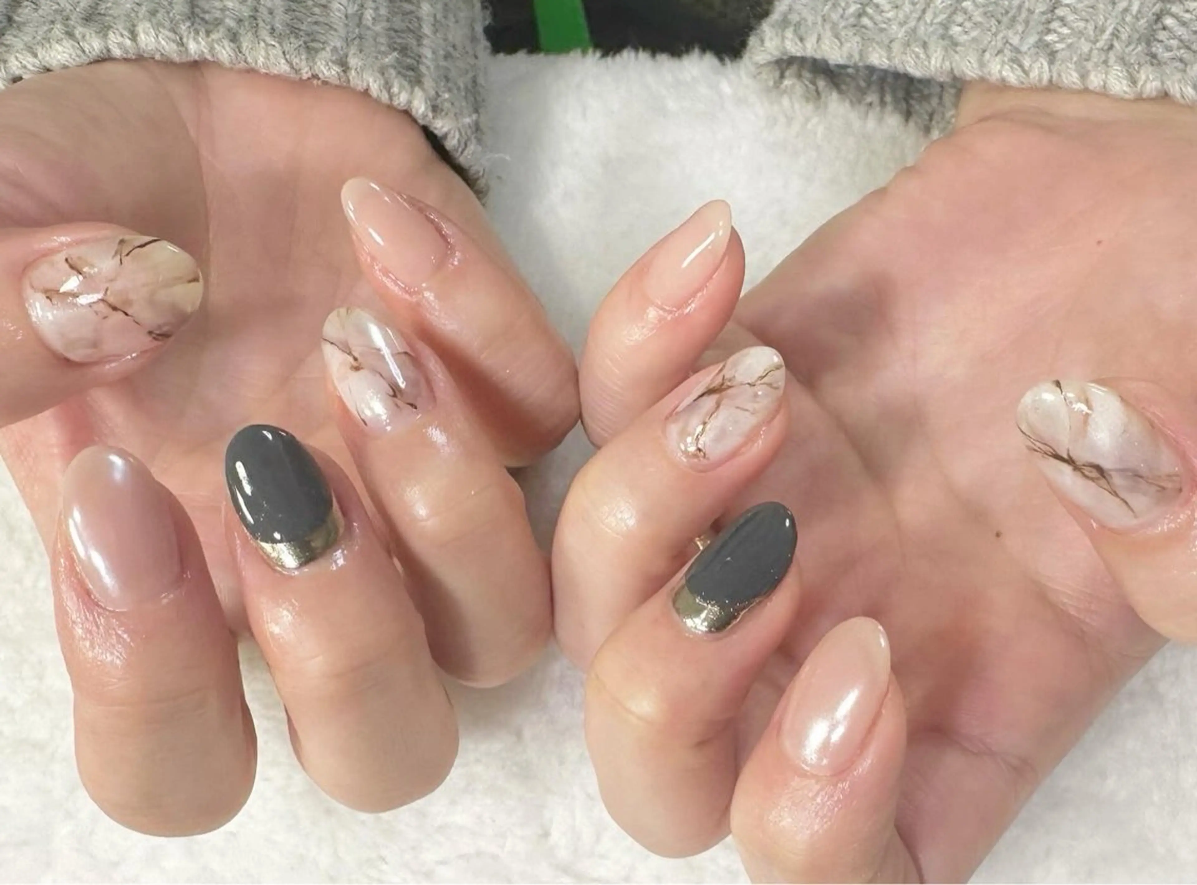 ネイル 大理石ネイル(マーブル) ミラーネイル ハンドネイル 手塚 里奈のネイルデザイン