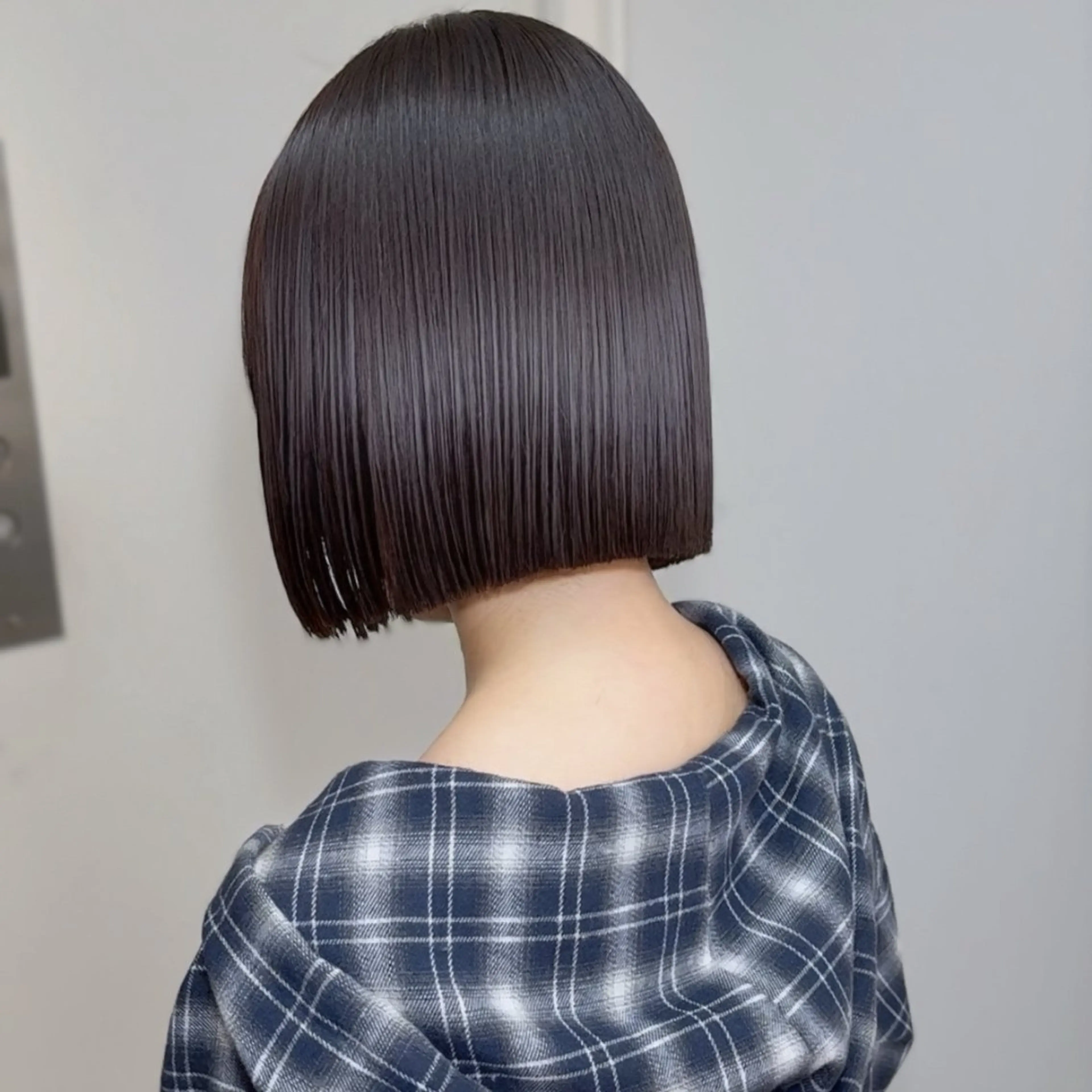 ショート ストンボブ/ 縮毛矯正/岩澤脩太のヘアスタイル