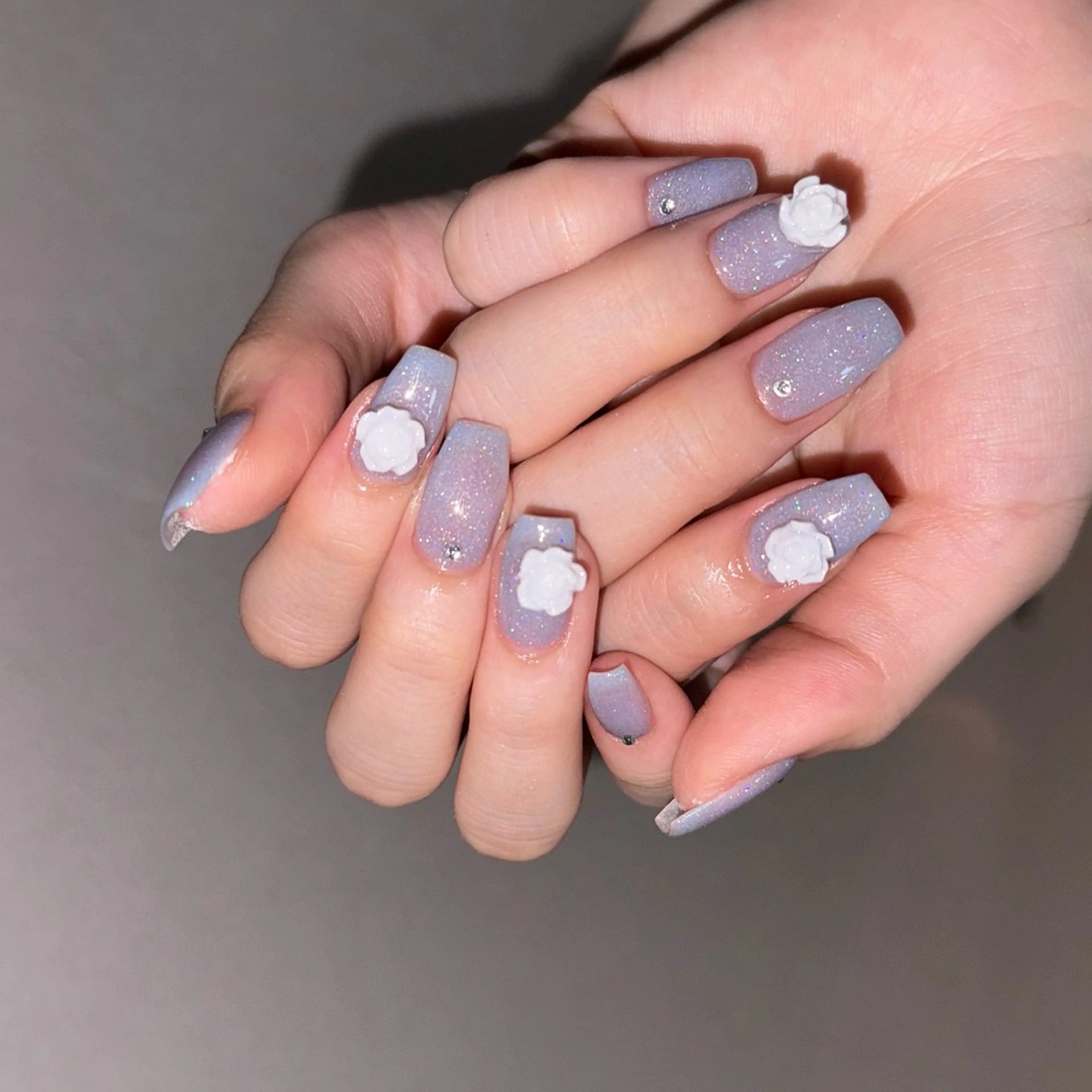 ネイル フラッシュネイル キラキラネイル ラメ(グリッター) ワンカラーネイル パープル ハンドネイル ハンドケア 🎀NAIL🎀 AI🪄︎︎◝✩のネイルデザイン