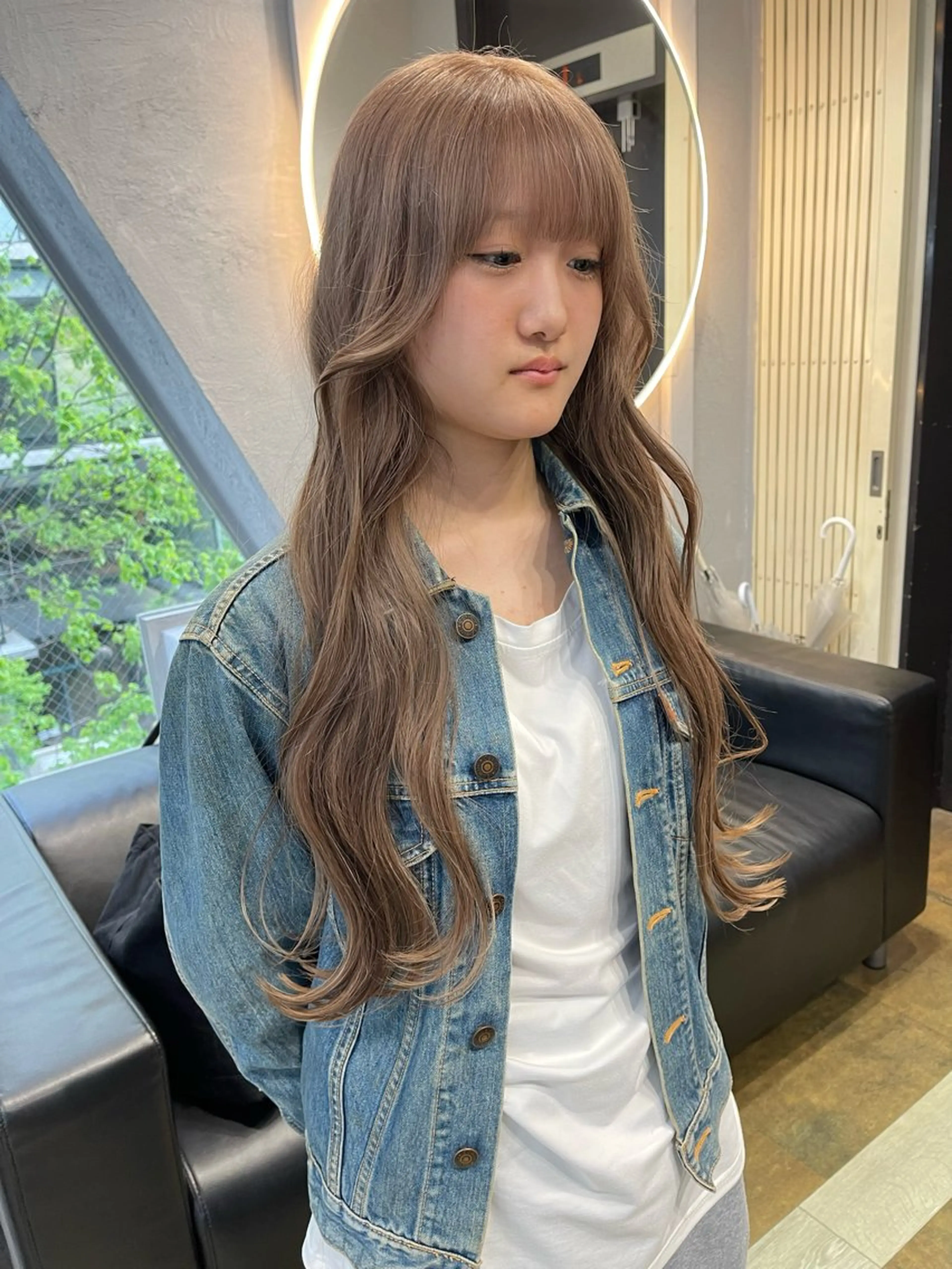 ロング 髪質改善 レイヤーカット トリートメント カット ヘアカラー トリートメント TATSUブリーチ/ ミルクティーベージュのヘアスタイル