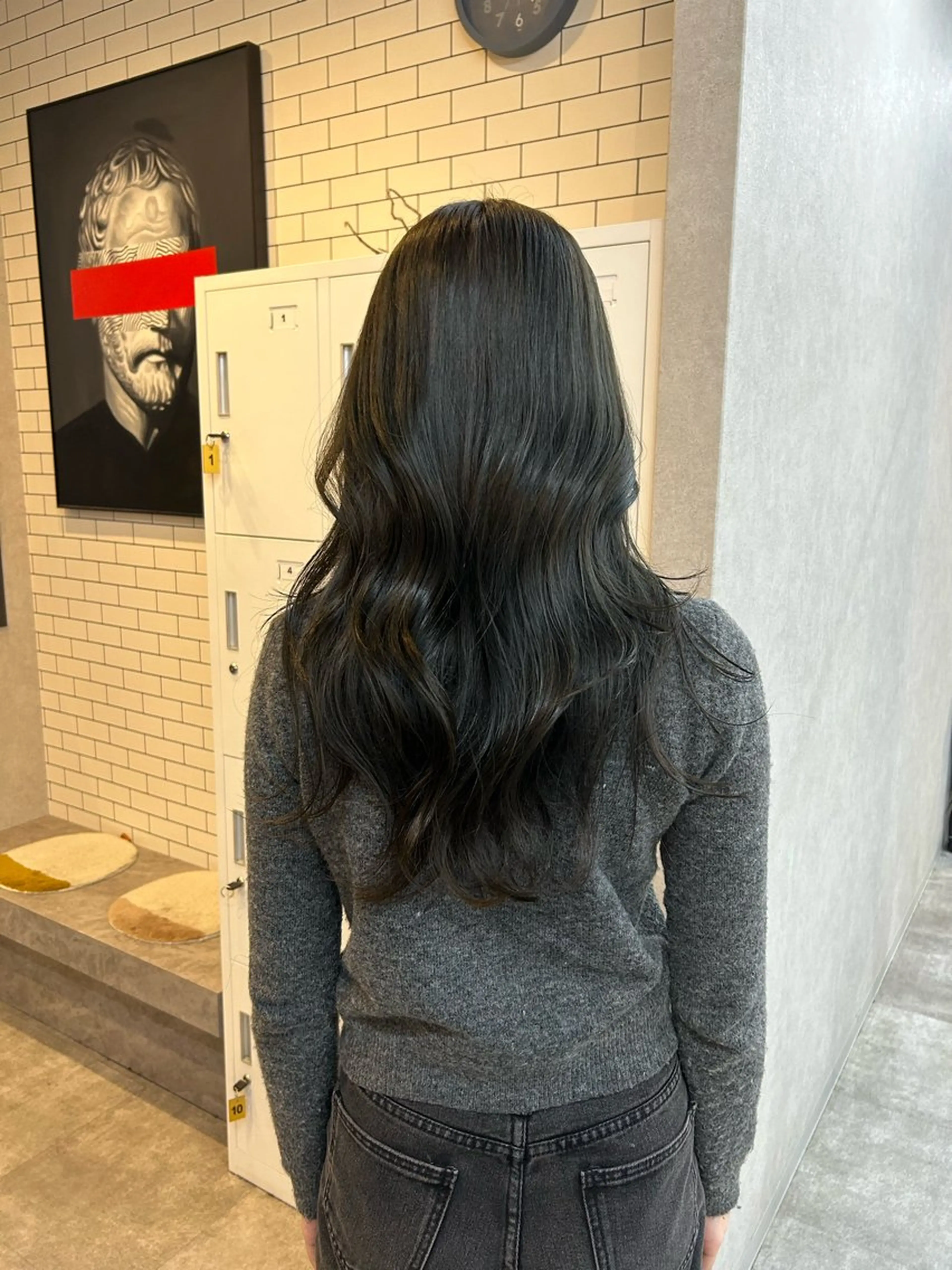 セミロング カラー オリーブグレー いなみね はるきのヘアスタイル