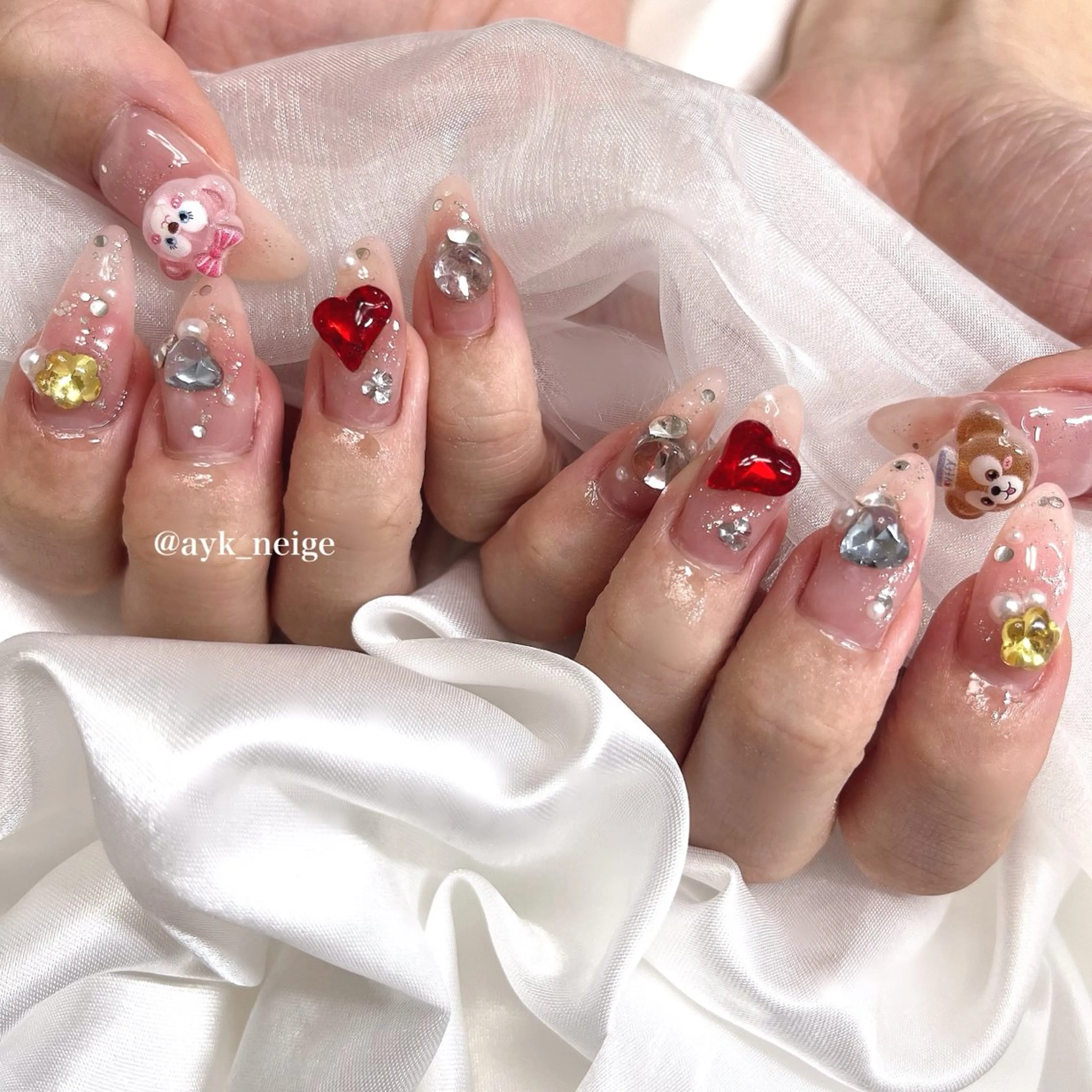 ネイル フットネイル キラキラネイル 韓国ネイル リボン シンプルネイル n'eige nail所属・大谷 綾香のネイルデザイン