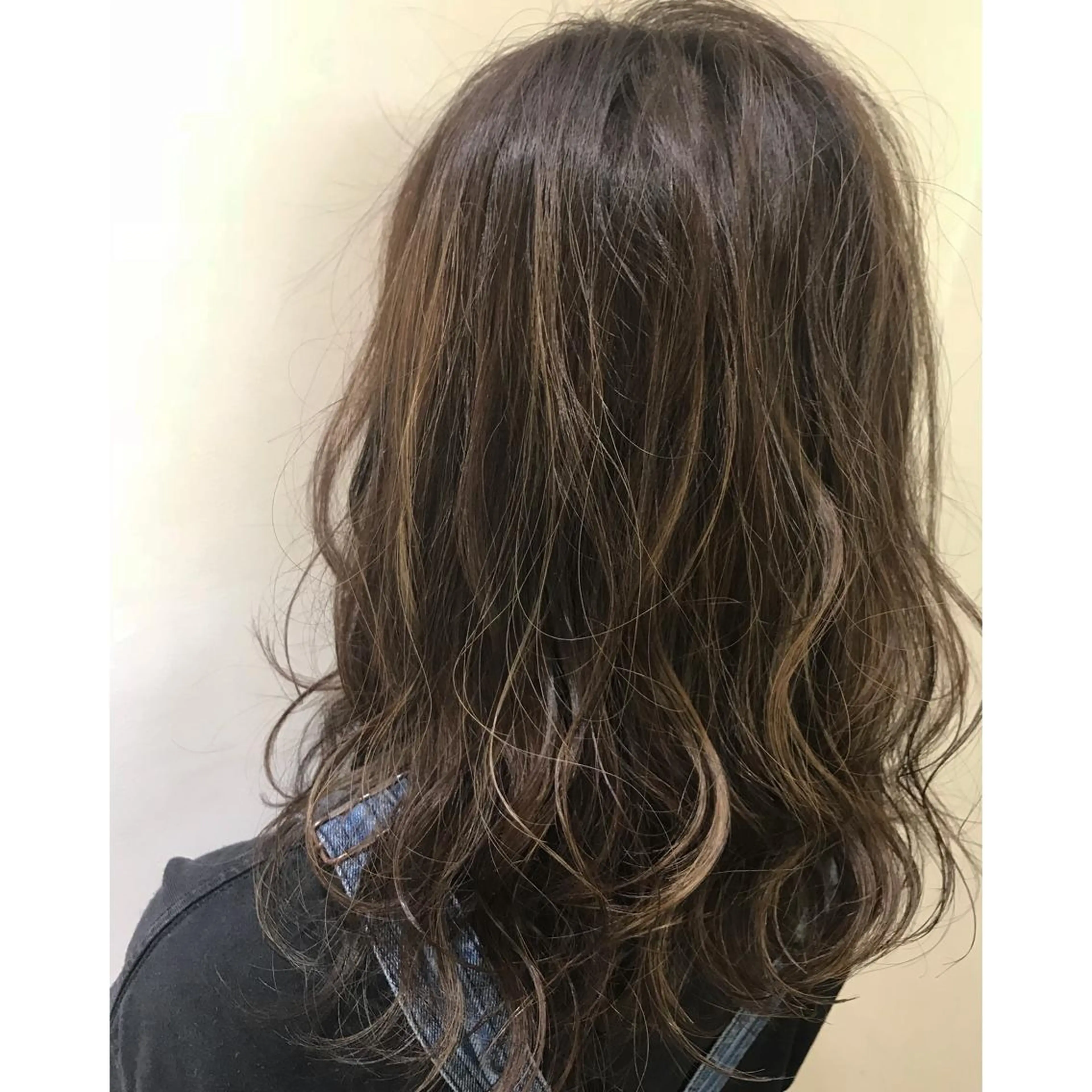 ロング カラー アディクシーカラー ブリーチ ハイライトカラー ハイライト トリートメント 坂西 春果のマツエク・マツパデザイン