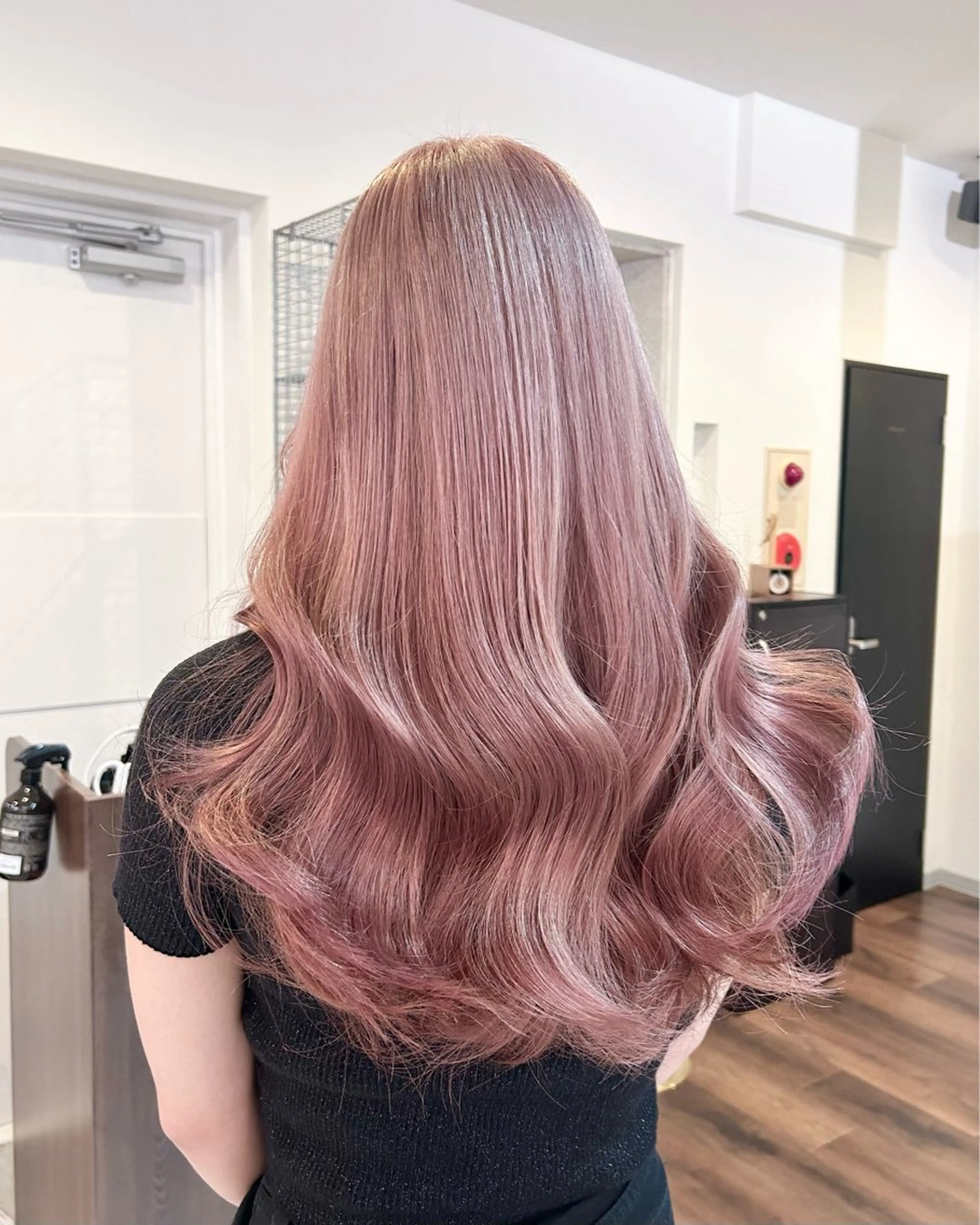 ロング カラー ベージュカラー ブリーチ ダブルカラー ラベンダーカラー ミルクティーベージュ カット ヘアカラー トリートメント FRAME+spa&hair roomなんば駅前店所属・🌸MAYU🌸 ハイトーン➕レイヤーのヘアスタイル