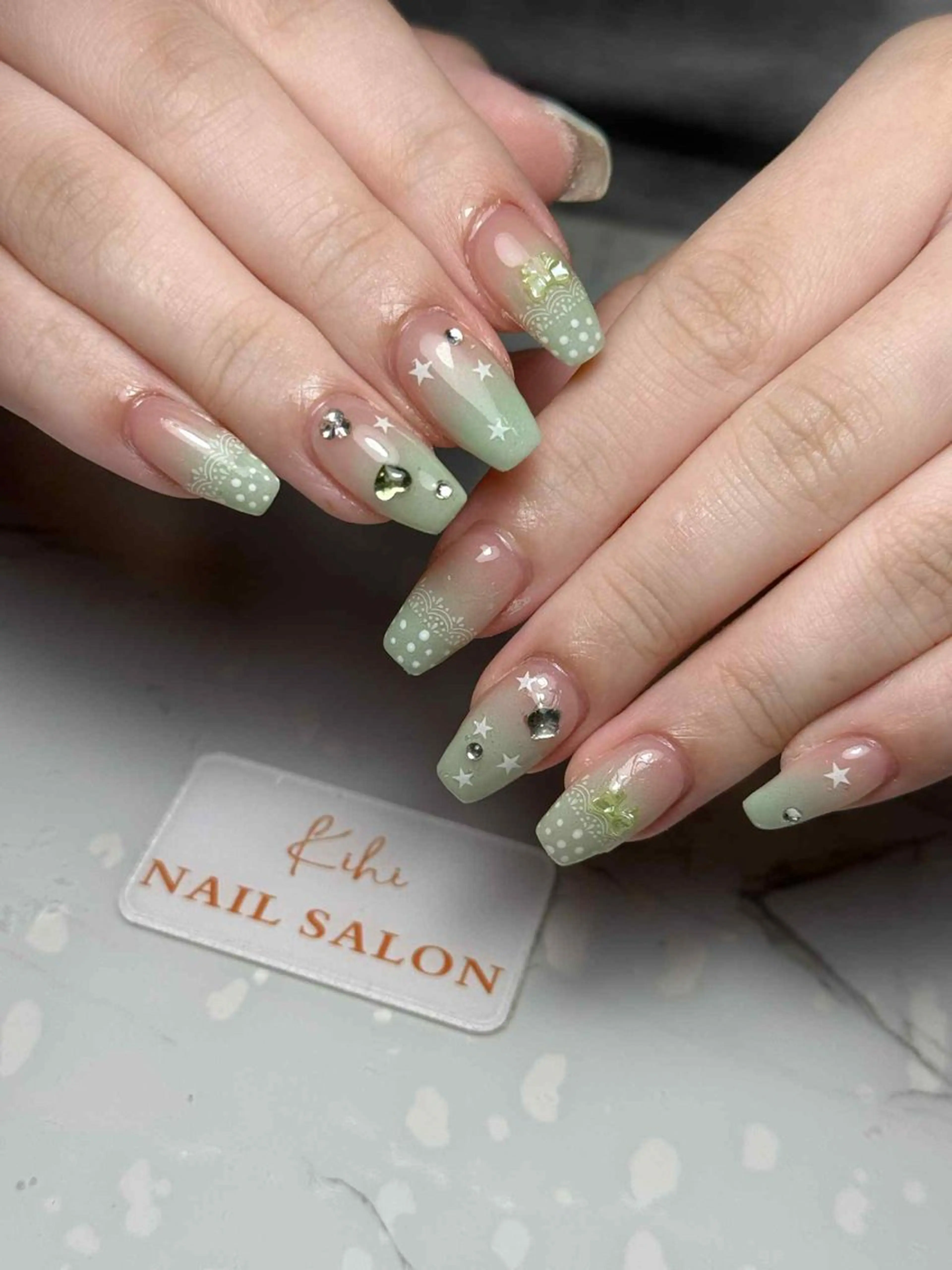 ネイル アートネイル フレンチネイル ジェルネイル グラデーション 韓国ネイル ハンドネイル 💕鈴木ユリ パラジェル/オフ無料のネイルデザイン