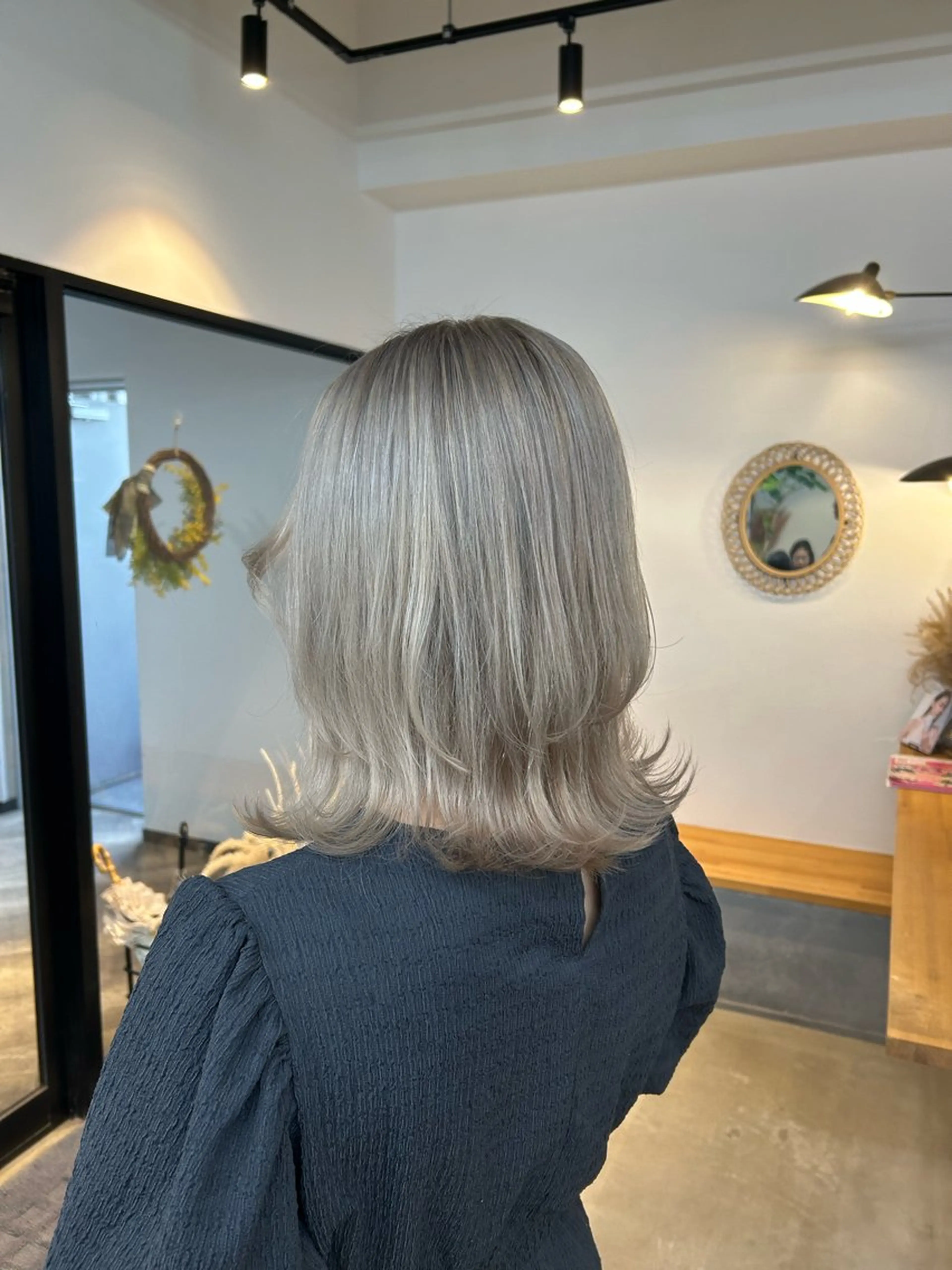 ミディアム カラー カット ヘアカラー トリートメント KOTOMI .のヘアスタイル