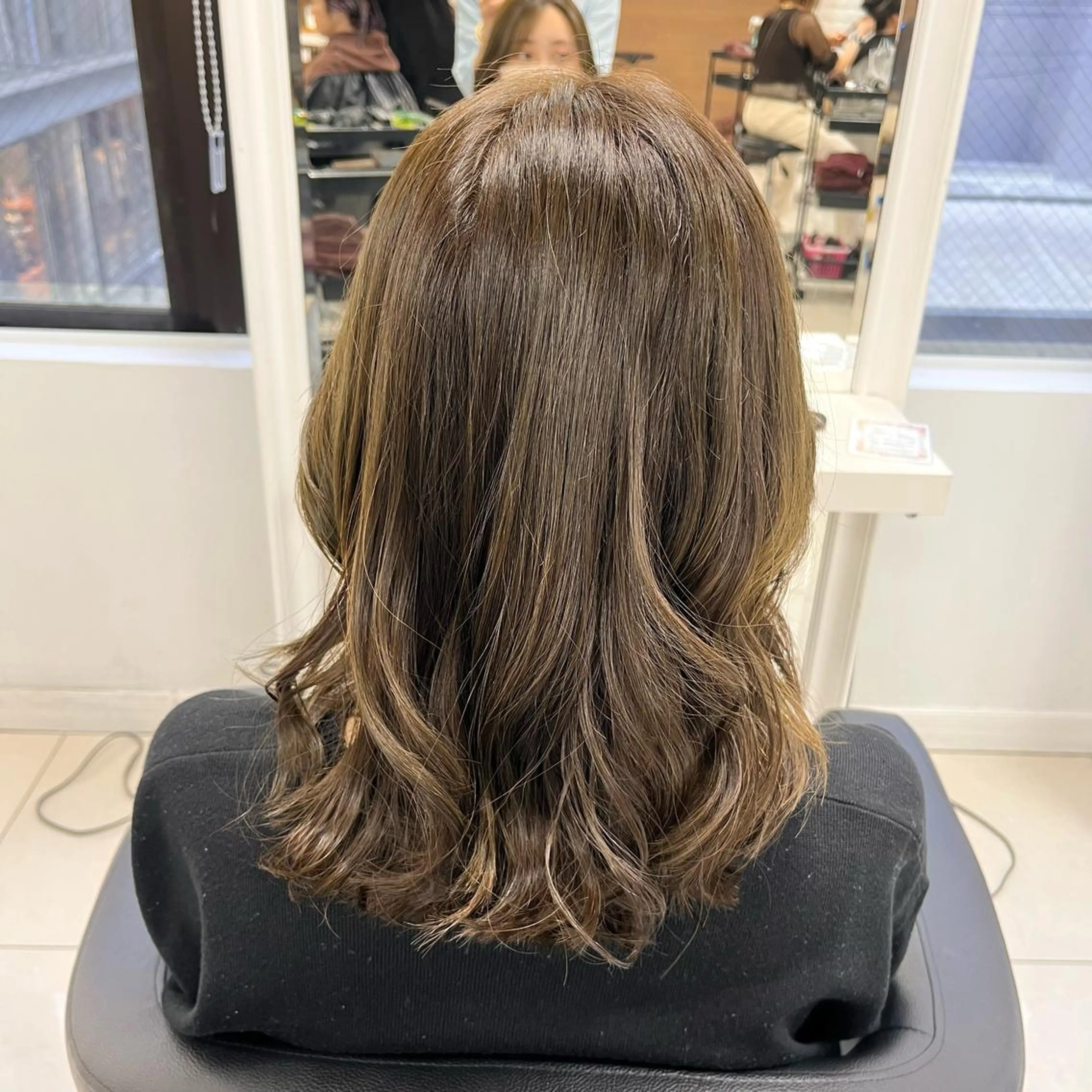 ミディアム カラー ベージュカラー オリーブベージュ カット ヘアカラー トリートメント メンズヘア専門🦊 RYOKAのヘアスタイル