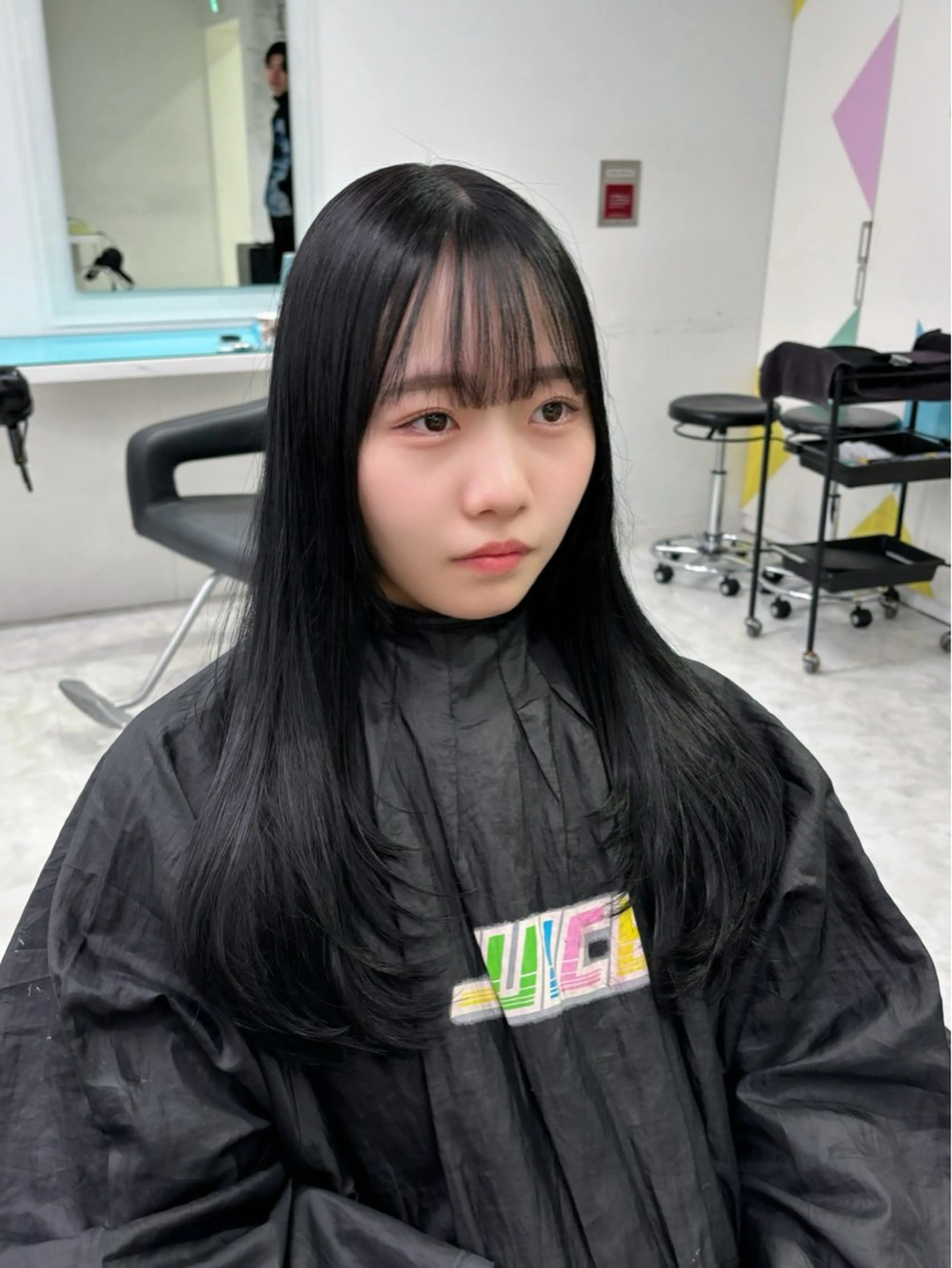 ロング カラー レイヤーカット カット ヘアカラー 🩵色落ち可愛い 寒色カラー🩵のヘアスタイル