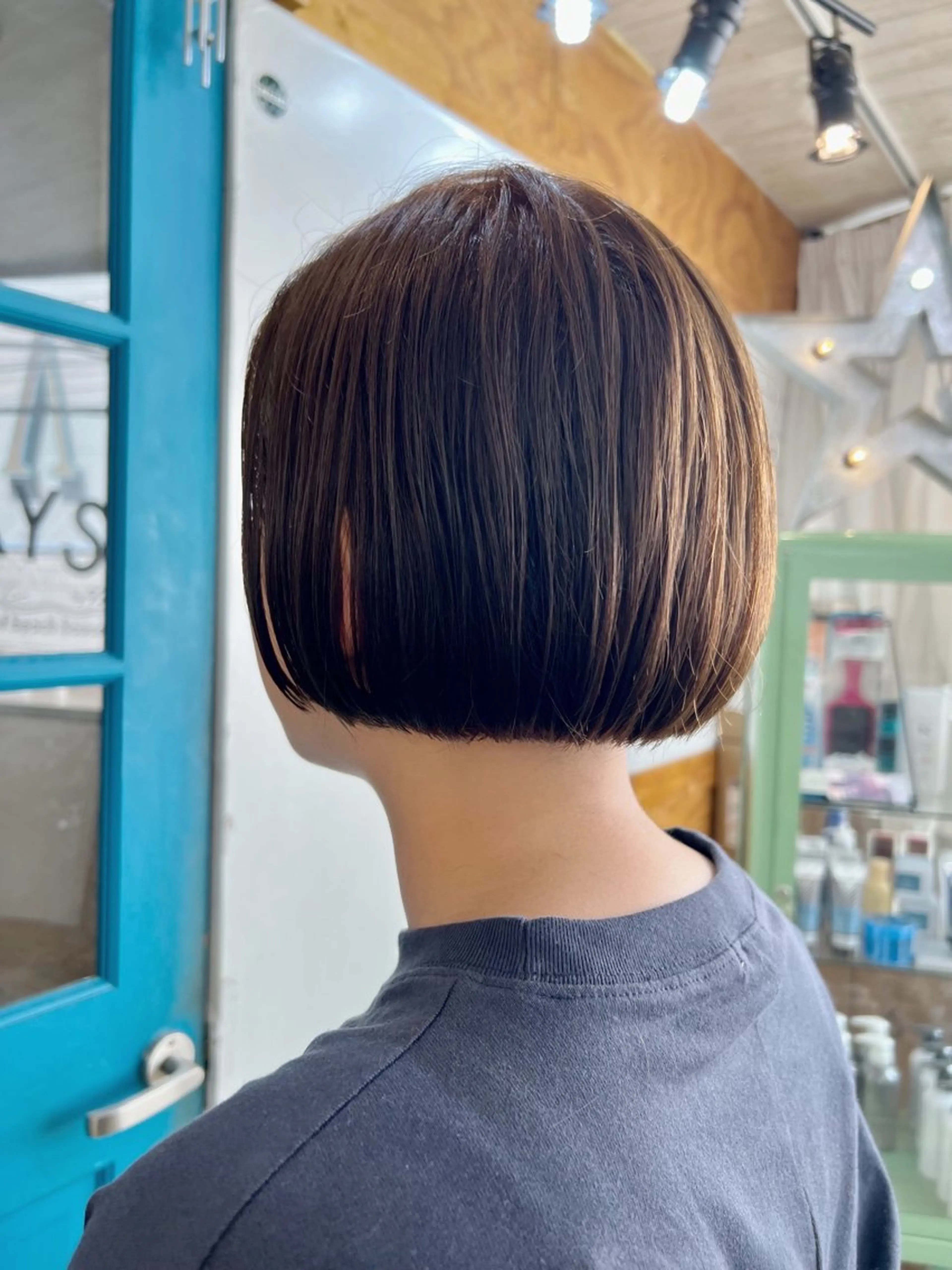 ショート カラー ボブ カット ヘアカラー トリートメント KANA/ボブ/ インナーカラー/艶髪のヘアスタイル