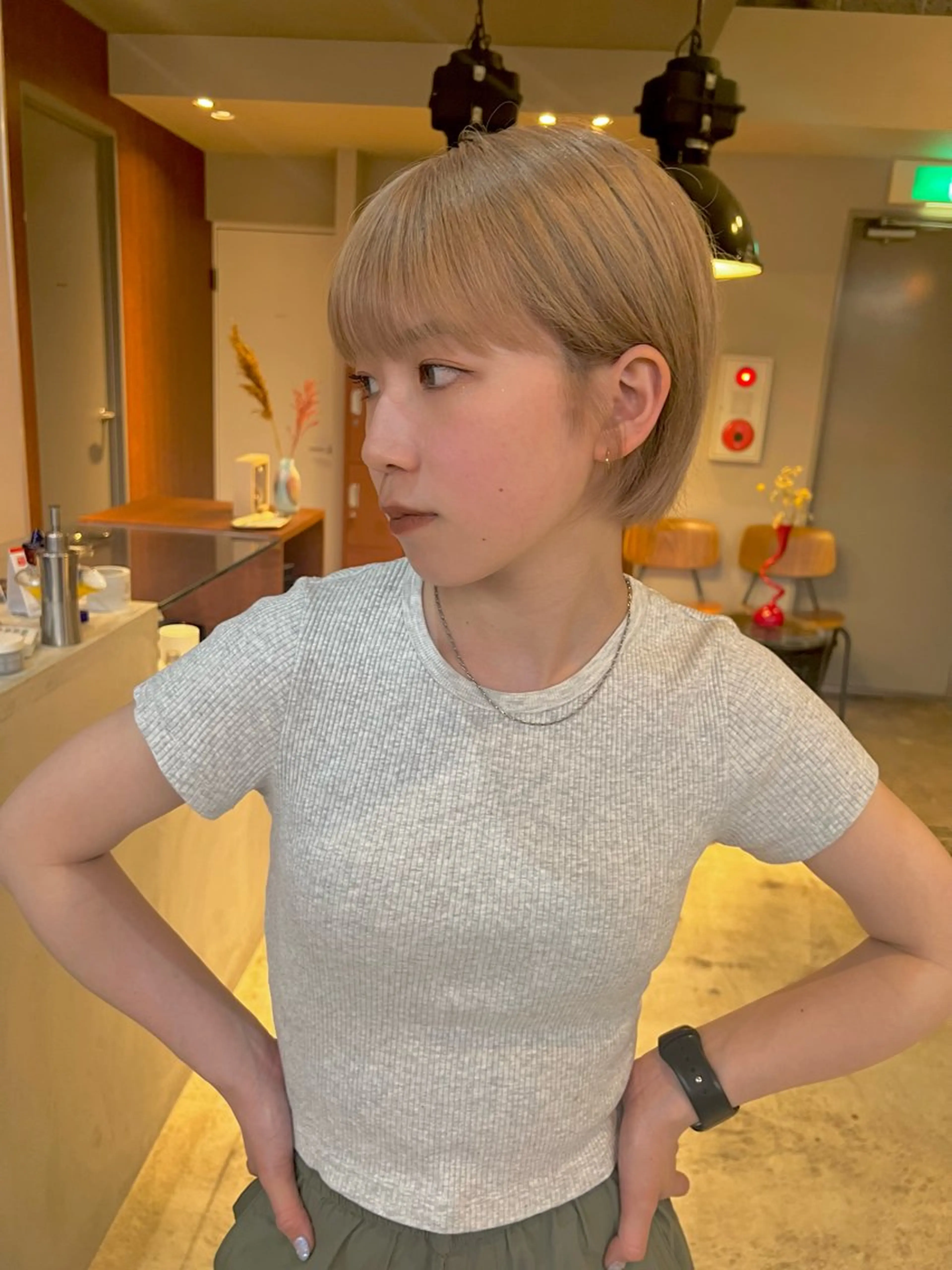 ショート ミルクティーベージュ outaのヘアスタイル