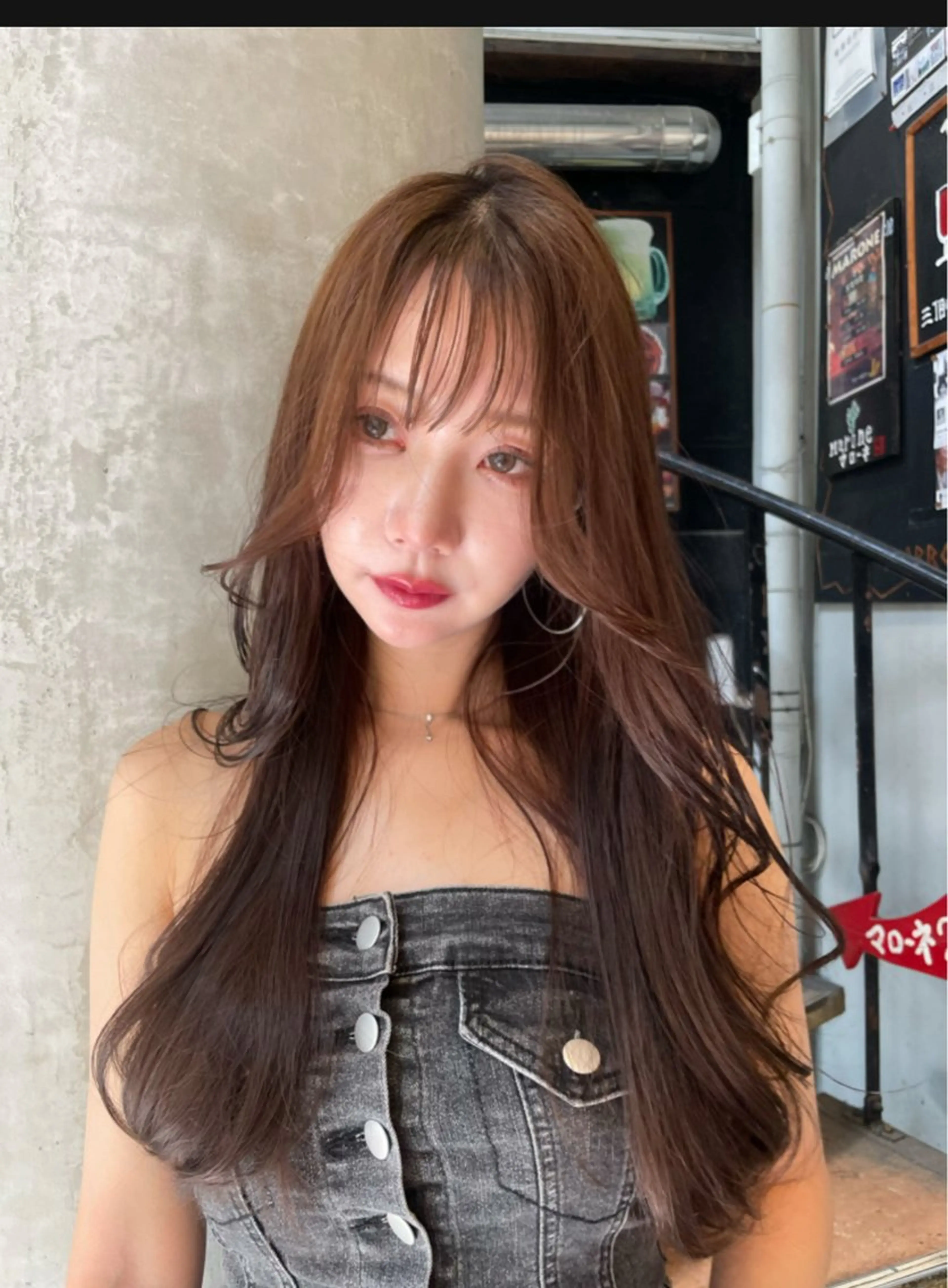 ミディアム ヘアカラー エクステ ケアブリーチ/ エクステ/レイヤーのヘアスタイル