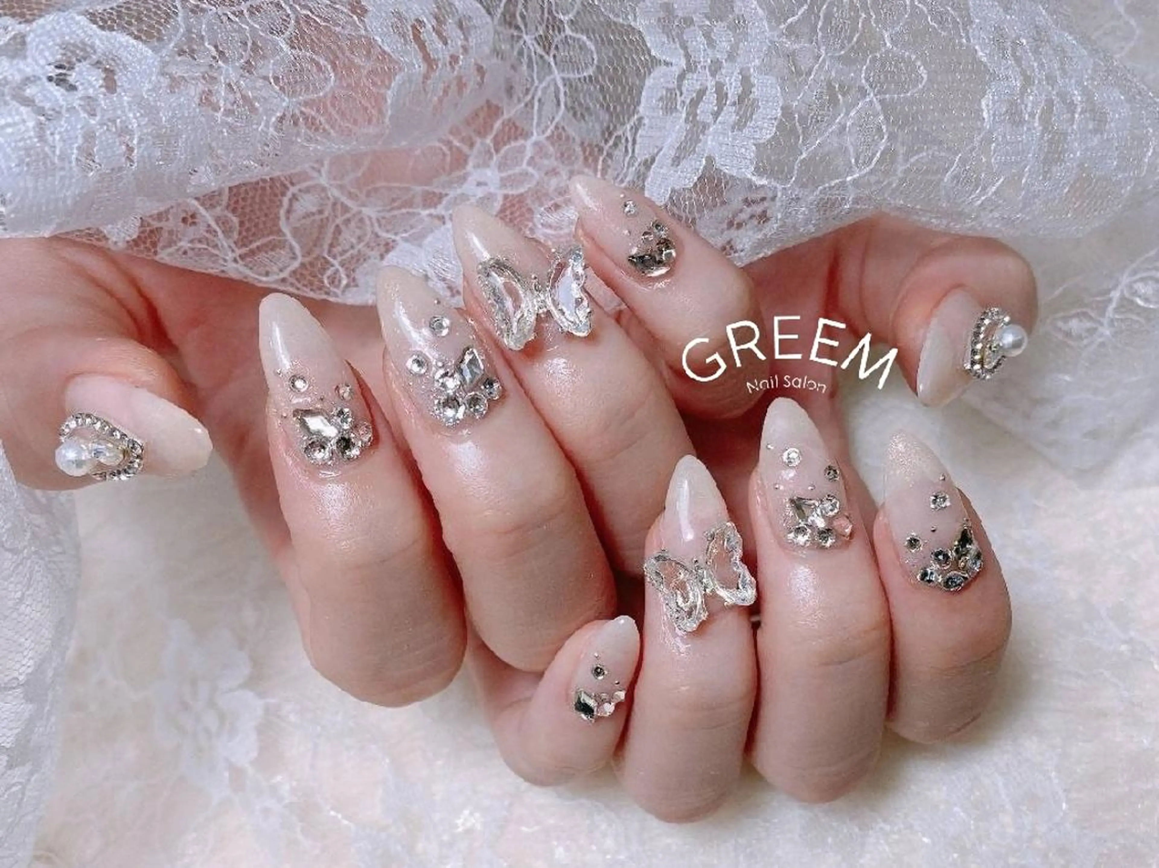 ネイル ジェルネイル パラジェル ホワイト 冬ネイル クリスマス フットネイル GREEM グリームのネイルデザイン