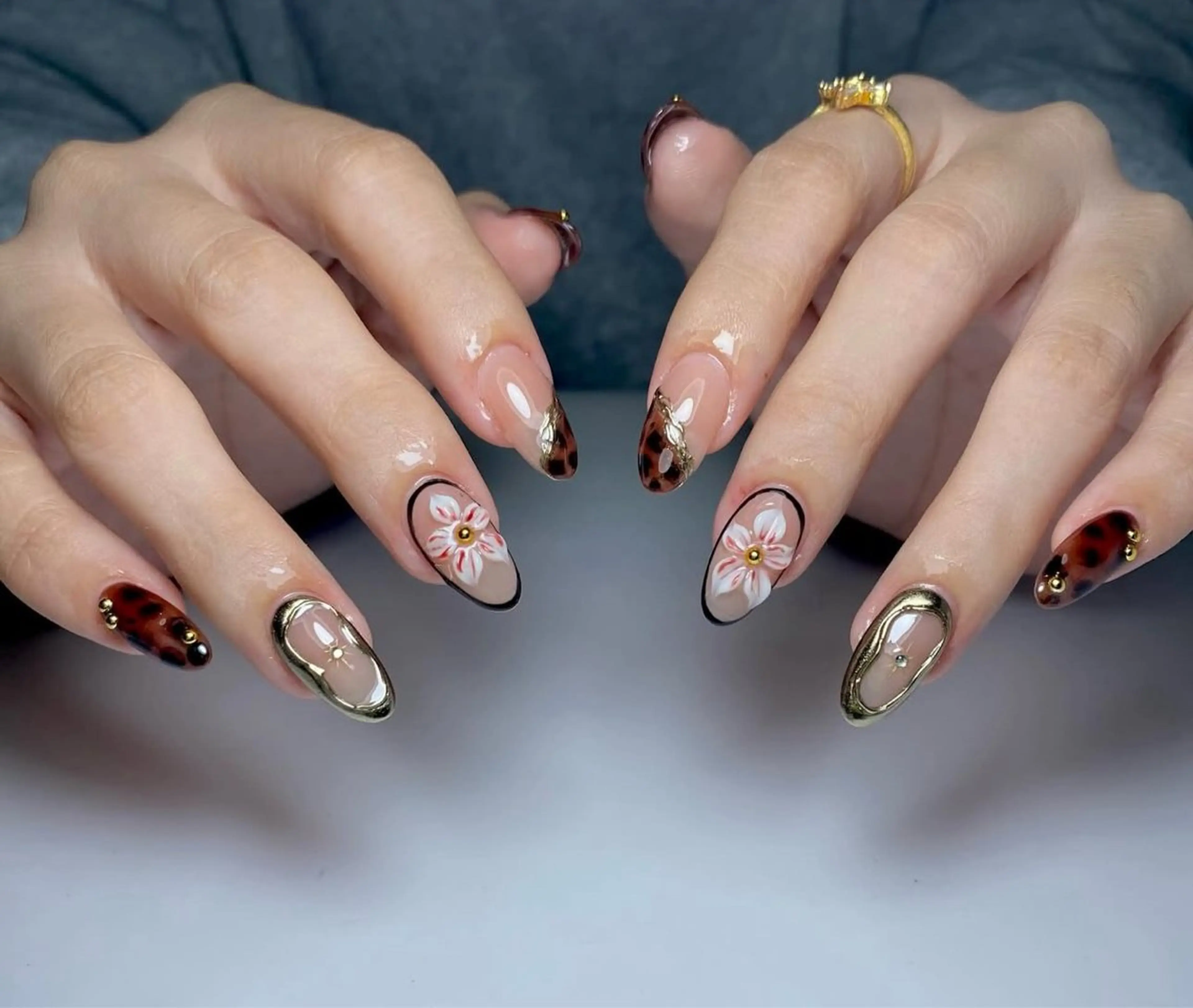 ネイル ハンドネイル 🎀PG🩵 ネイルサロンのネイルデザイン