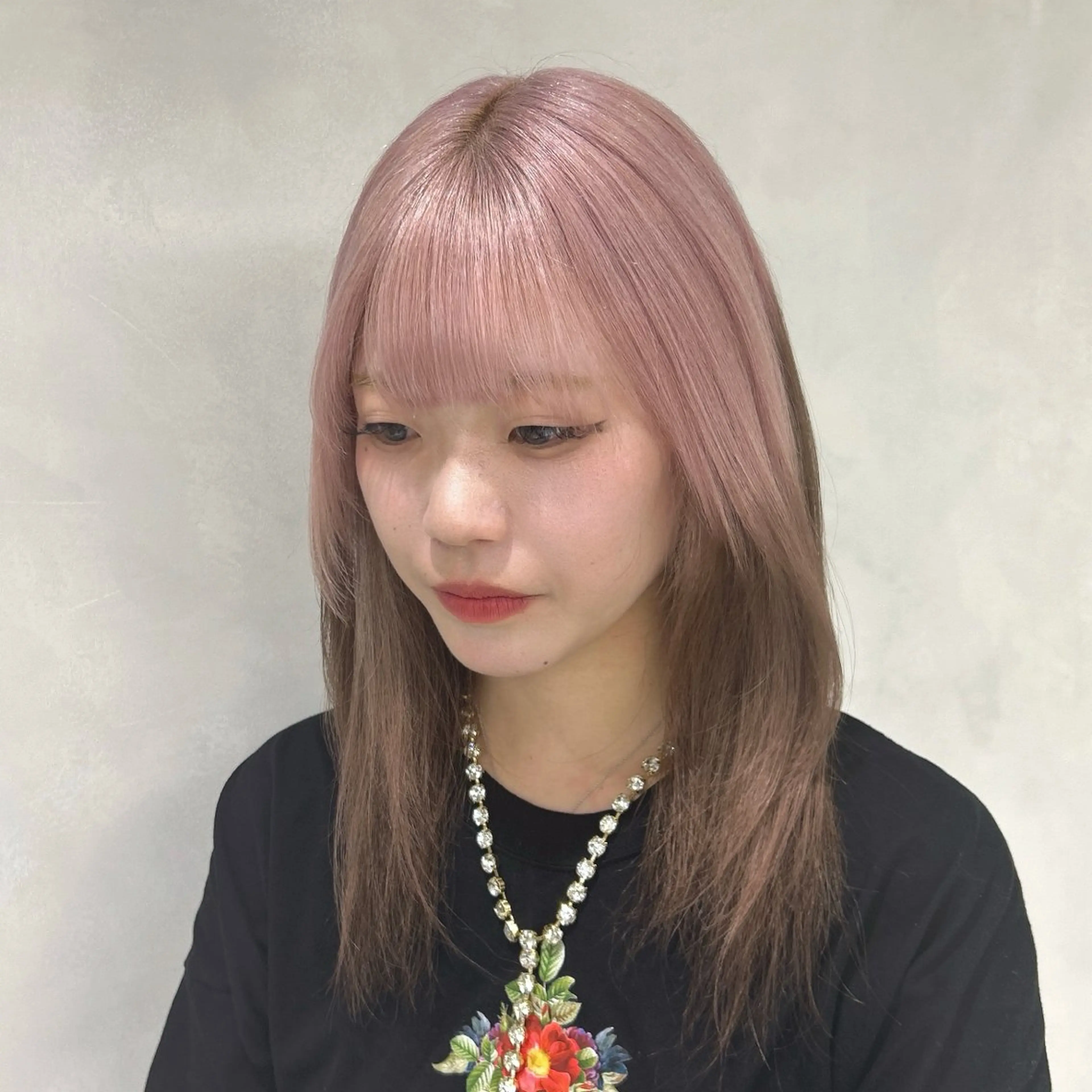 セミロング カラー 【🦋綺麗めハイトー ン🦋】suzunoのヘアスタイル