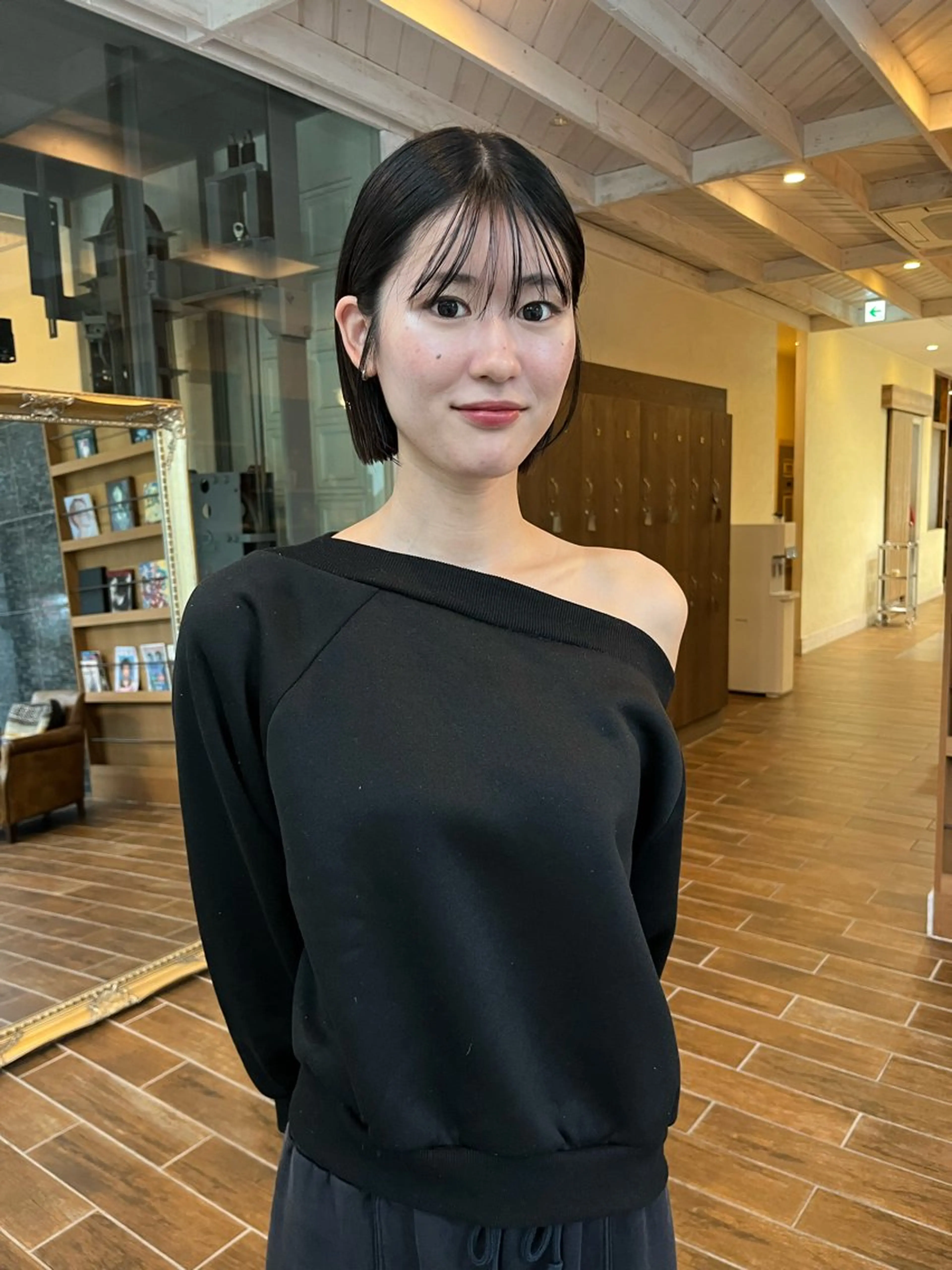 ミディアム カット そね こまちのヘアスタイル