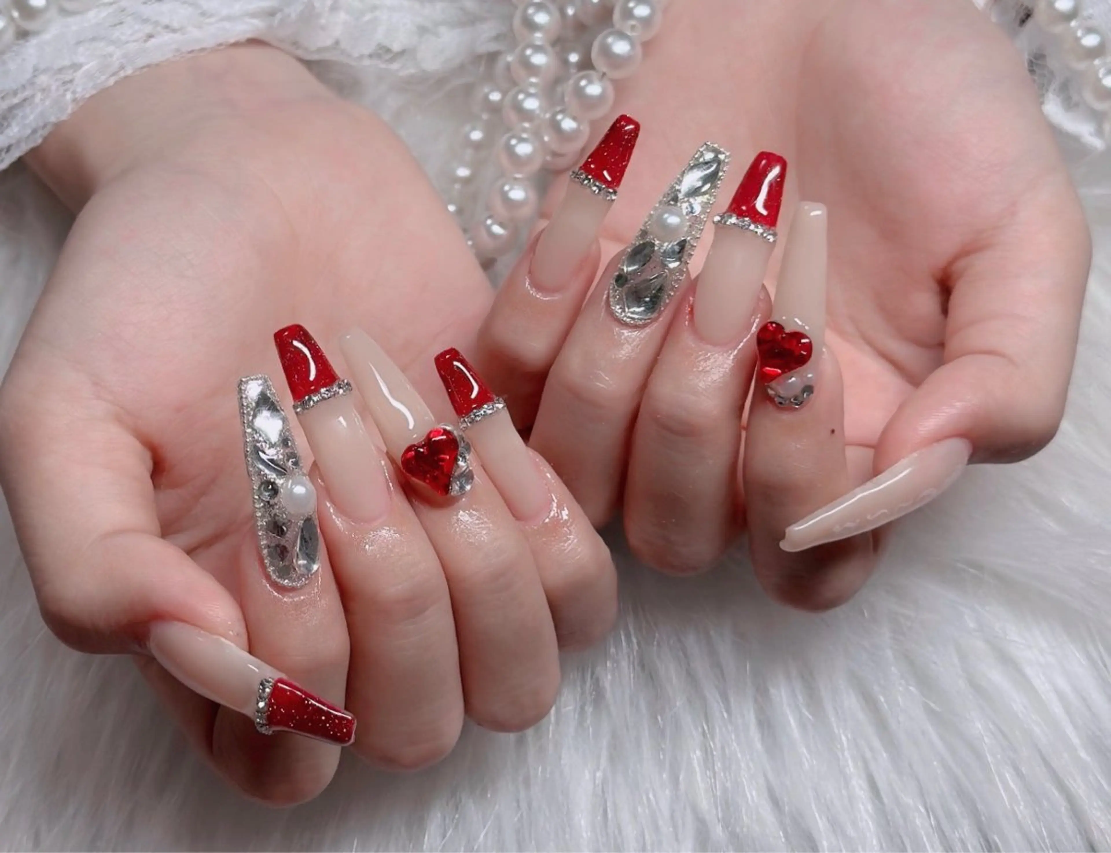 ネイル オーロラネイル フレンチネイル ジェルネイル ハロウィン キラキラネイル ハンドネイル H.baby Nail Salonのネイルデザイン