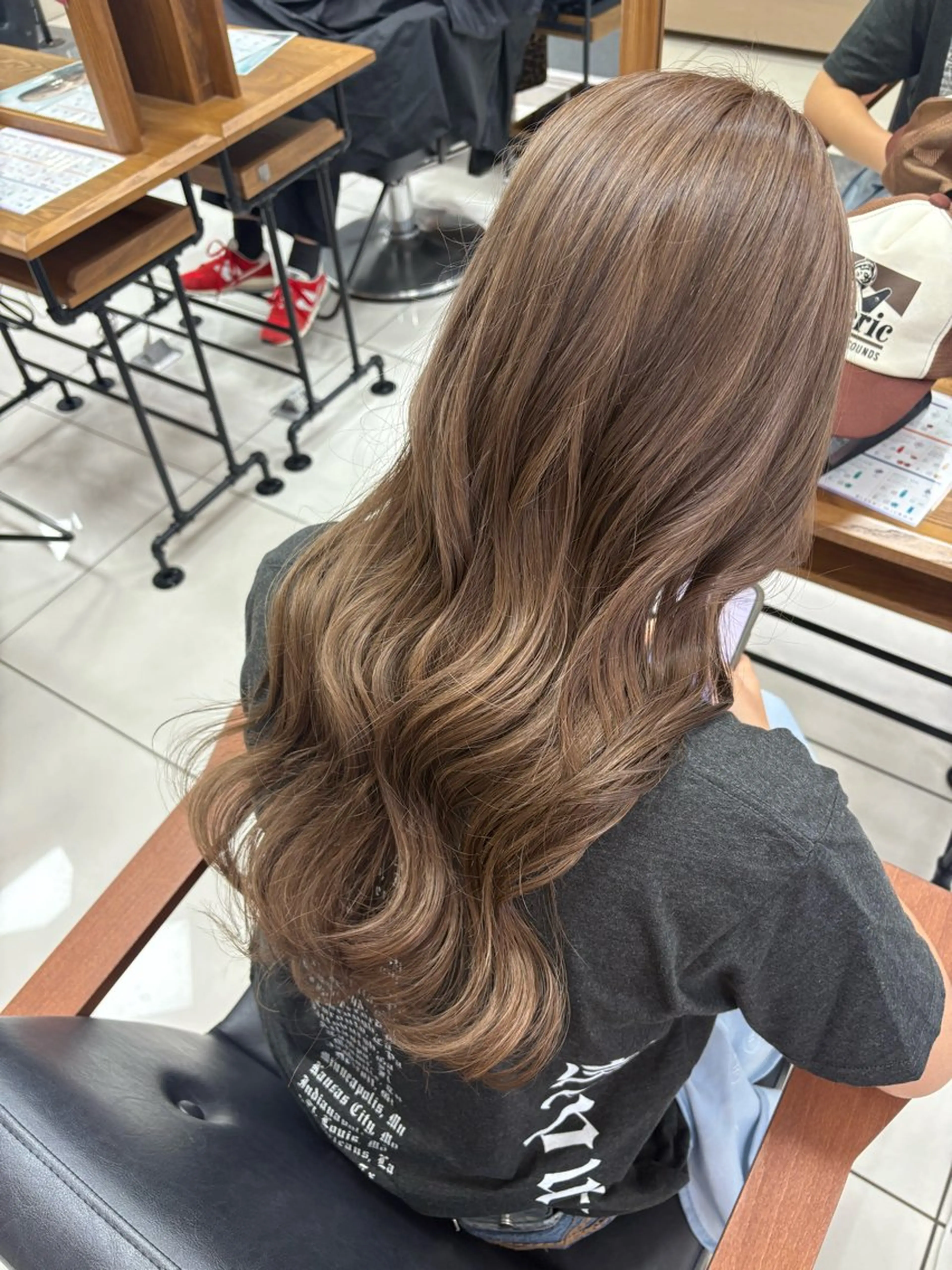 ロング ヘアカラー ブリーチ🫧艶カラー レイヤー韓国ヘアのヘアスタイル