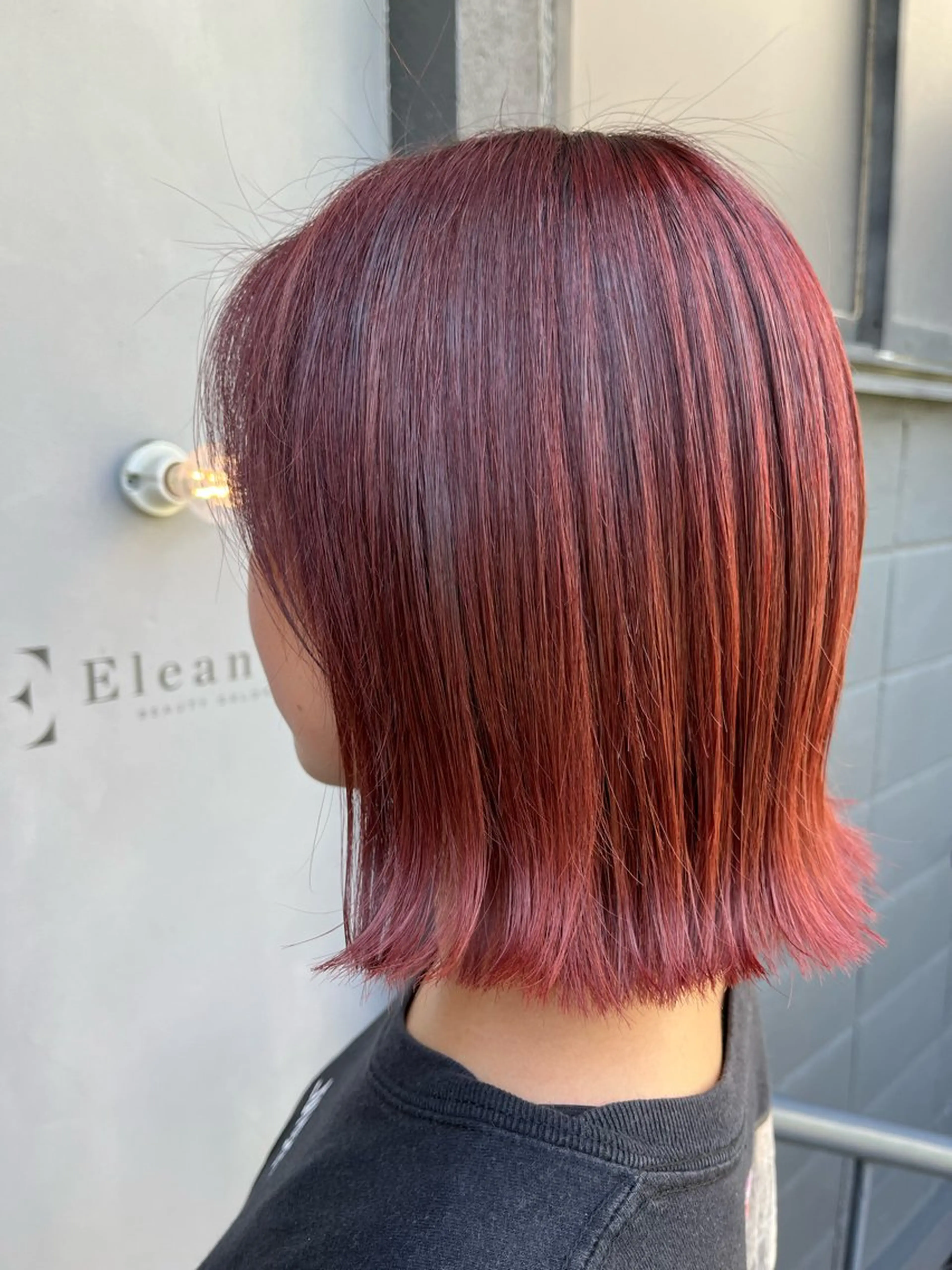 ショート カラー ハイトーンカラー レッドカラー Eleanor  SPA&treatment 新宿所属・眞木 翔太⭕のヘアスタイル