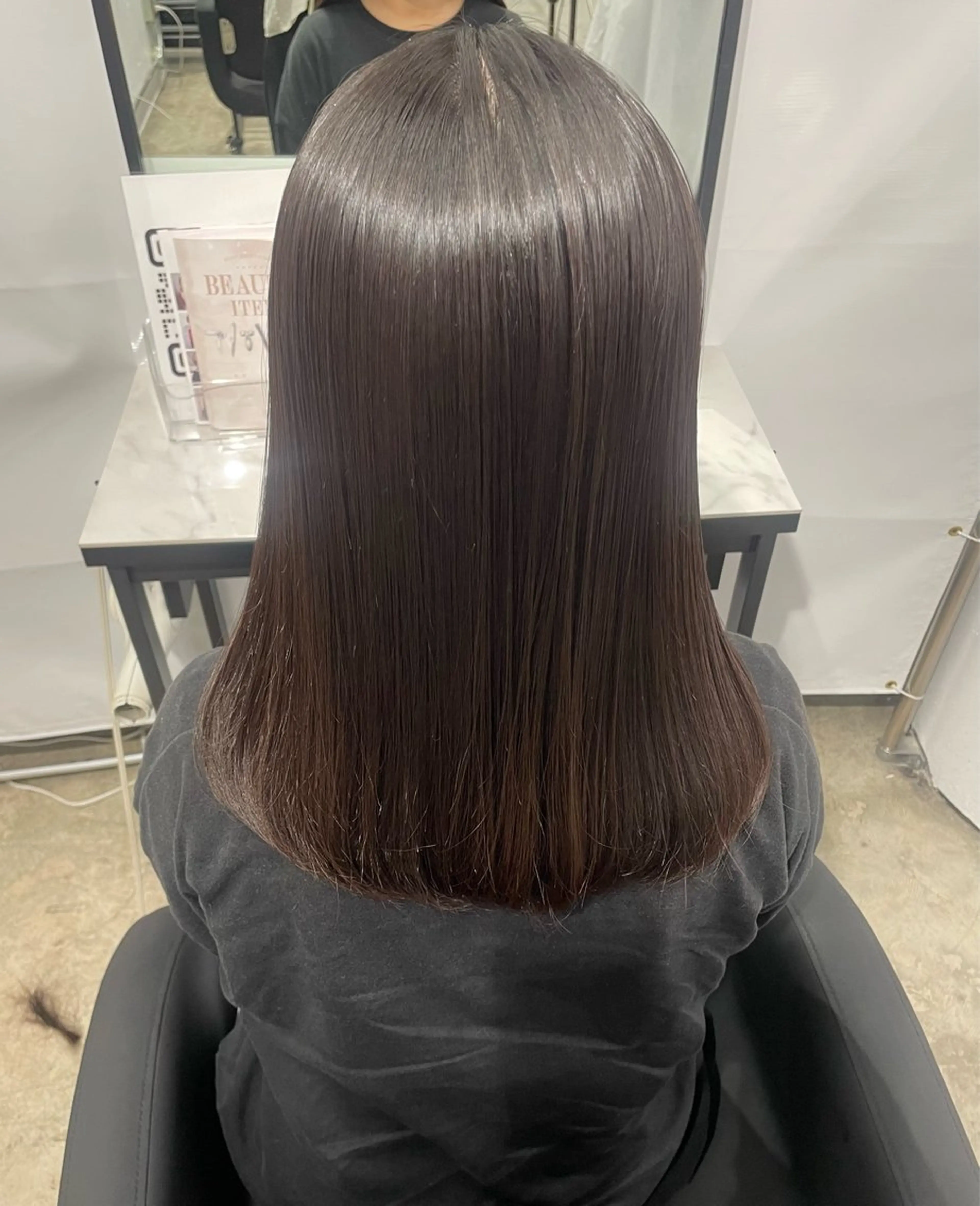 セミロング レイヤーカット/ 縮毛矯正/ミサキ💐のヘアスタイル