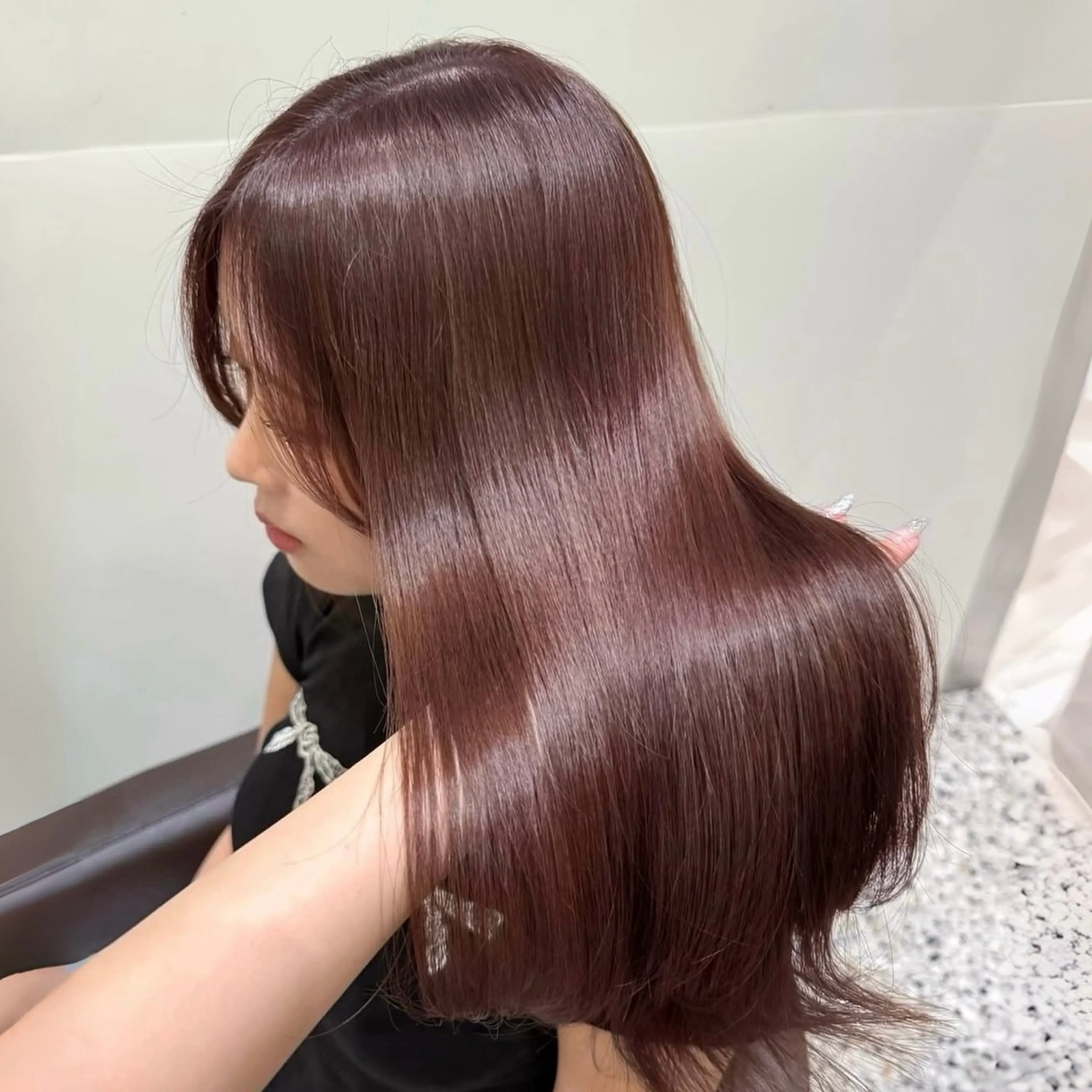 ロング カラー ブリーチ ケアカラー ラベンダーカラー ラベンダーピンク ピンクカラー カット ヘアカラー トリートメント モテ韓国ヘア/ レイヤー🤍RIKAのヘアスタイル