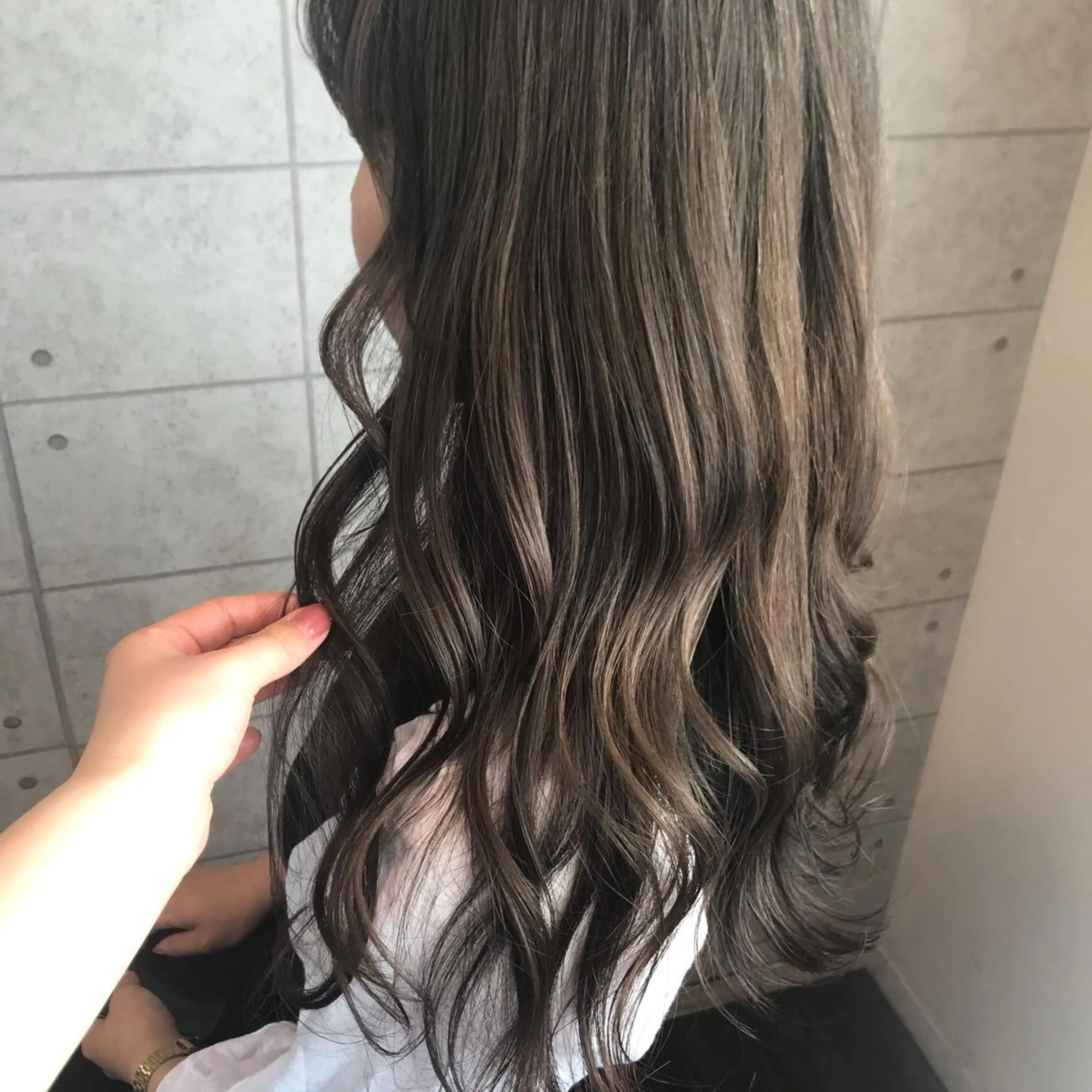 ロング カラー ヘアアレンジ knock【ノック】所属・烏丸韓国ヘア🇰🇷 ayaka🎀のヘアスタイル