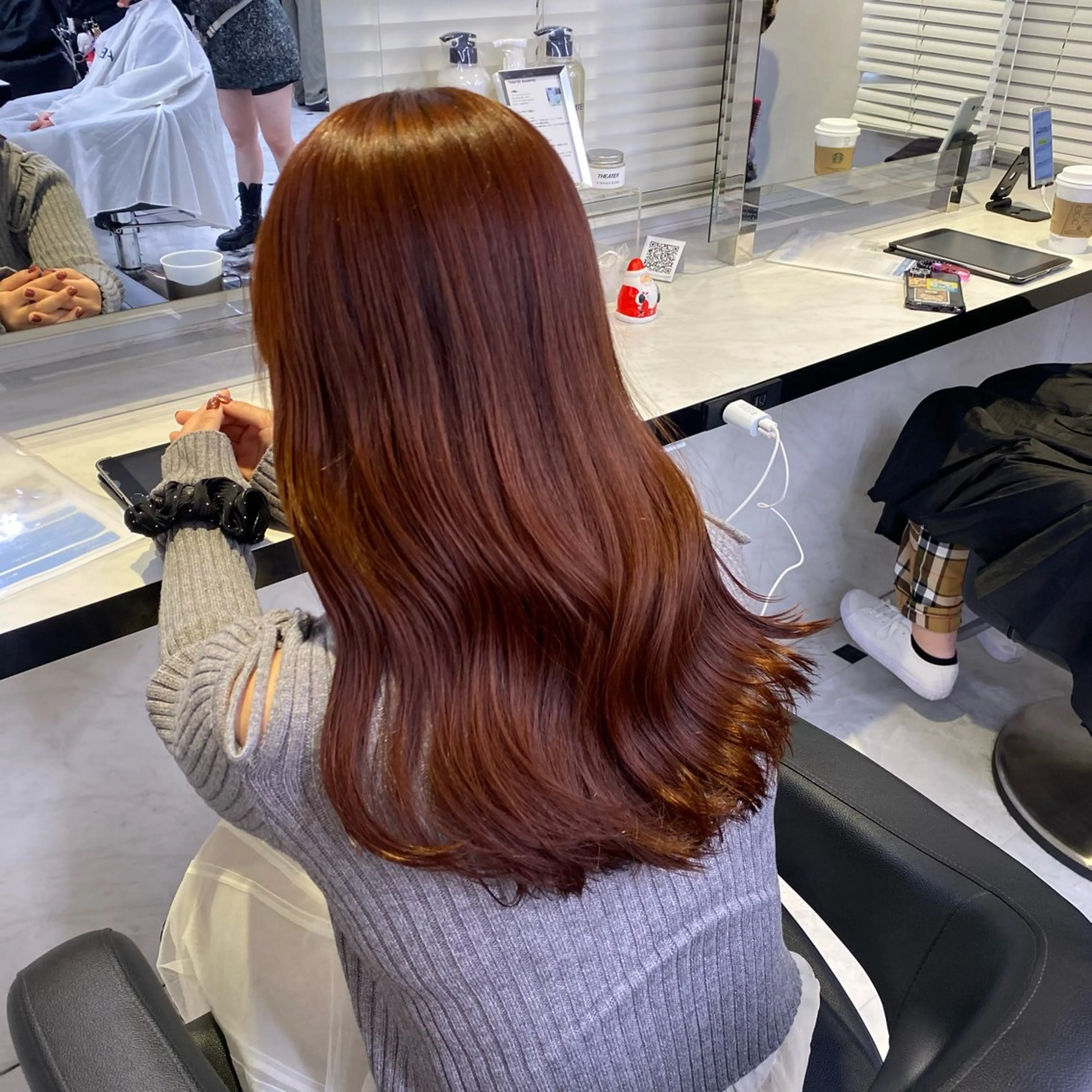 ロング カラー カット ヘアカラー 透明感ベージュカラー ♡上野♡AIのヘアスタイル