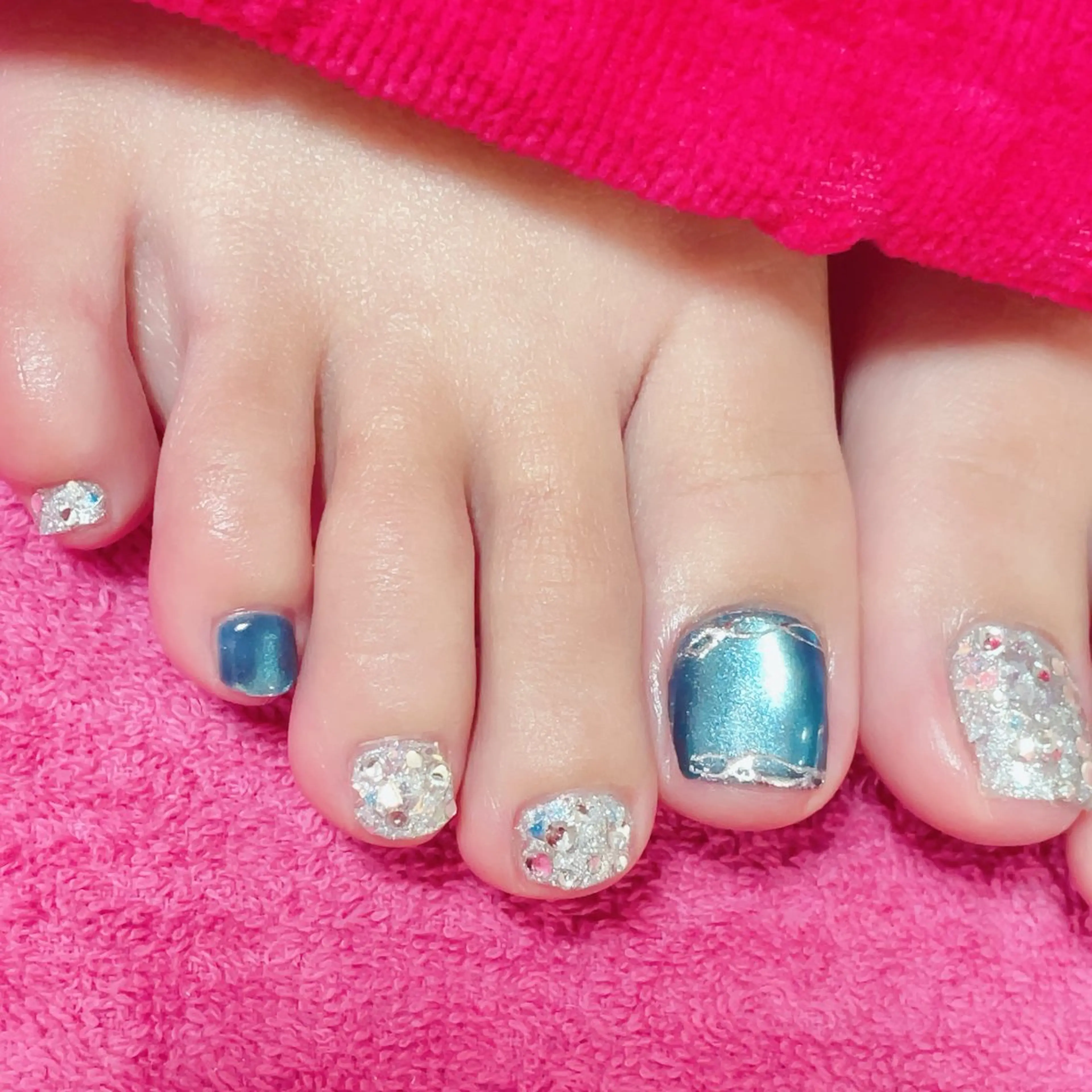 ネイル フットネイル かかと角質ケア opal所属・樫村 美波のネイルデザイン