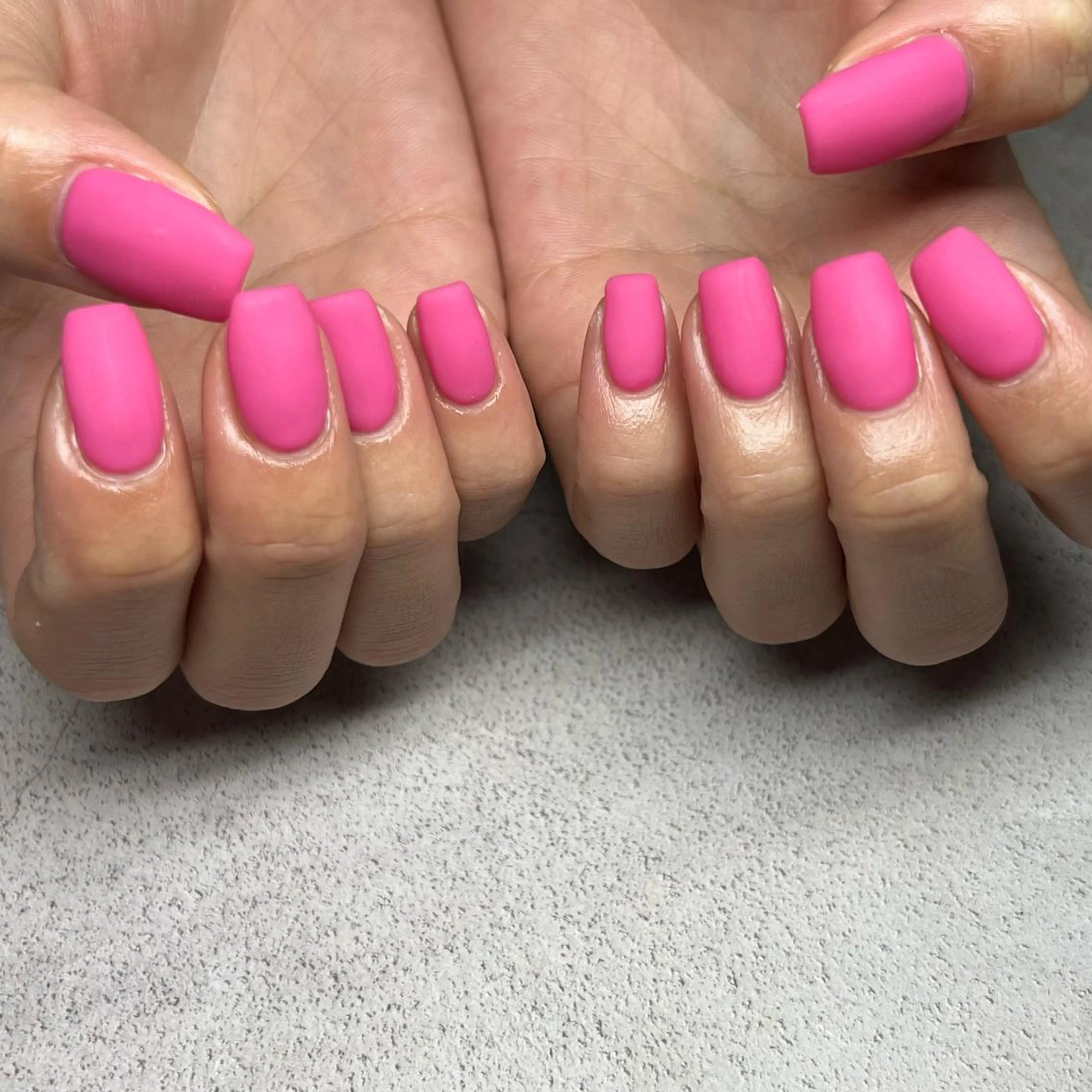 ネイル マットネイル ピンク ハンドネイル 𝐫𝐚𝐢 𝐧𝐚𝐢𝐥の眉毛・アイブロウイメージ