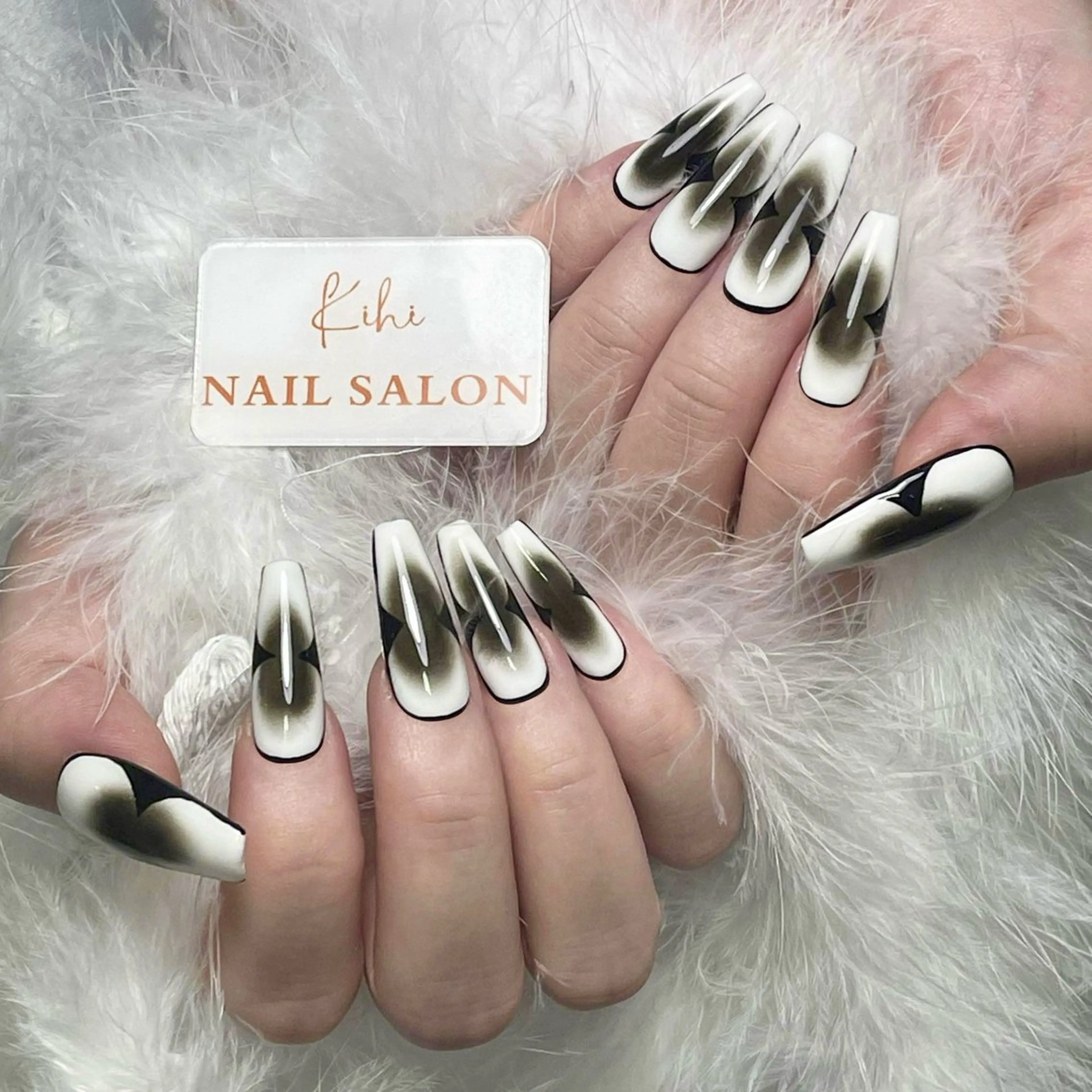 ネイル アートネイル フレンチネイル ジェルネイル グラデーション 韓国ネイル ハンドネイル 💕鈴木ユリ パラジェル/オフ無料のネイルデザイン