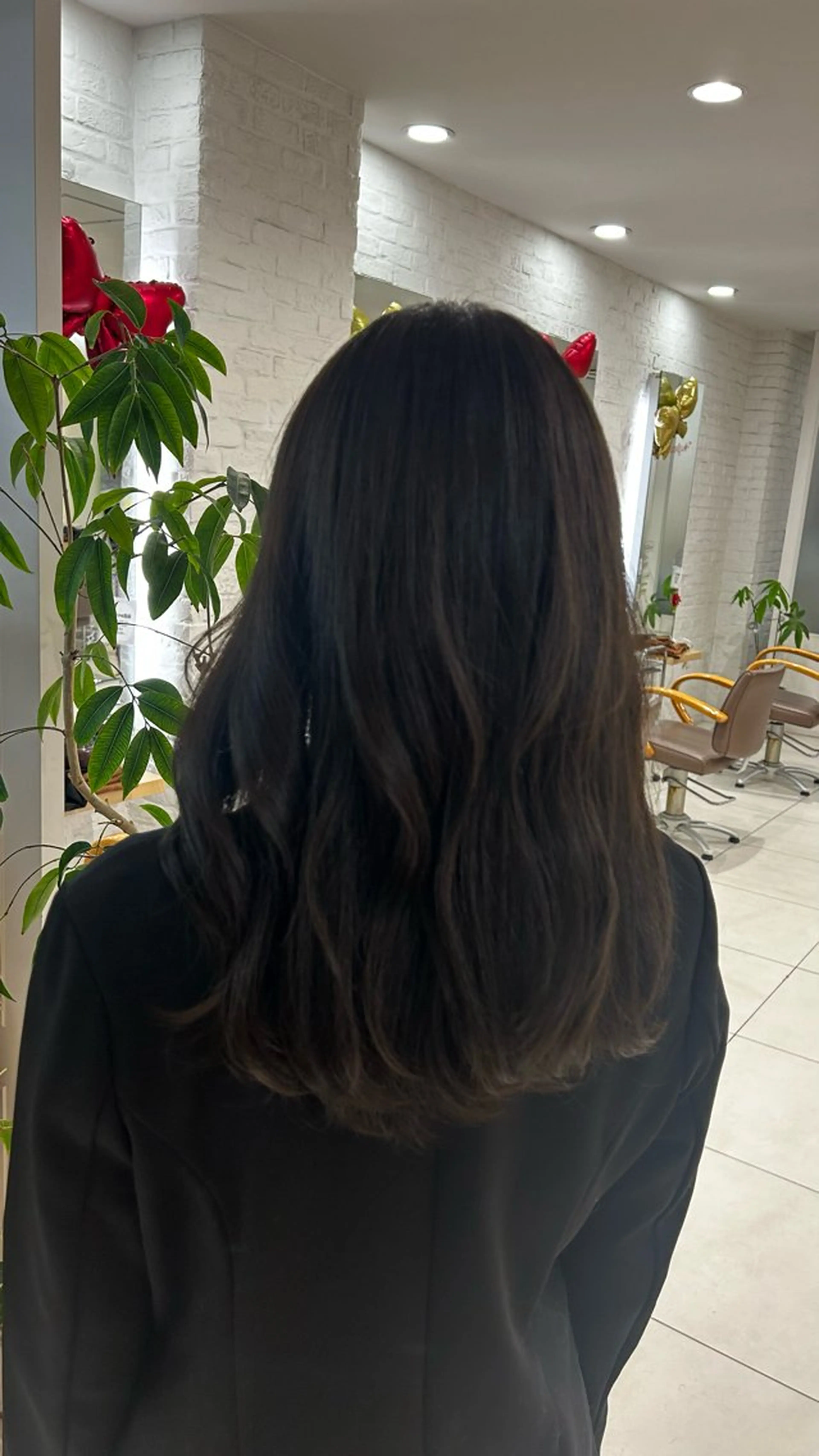 ミディアム 黒木 彩未のヘアスタイル