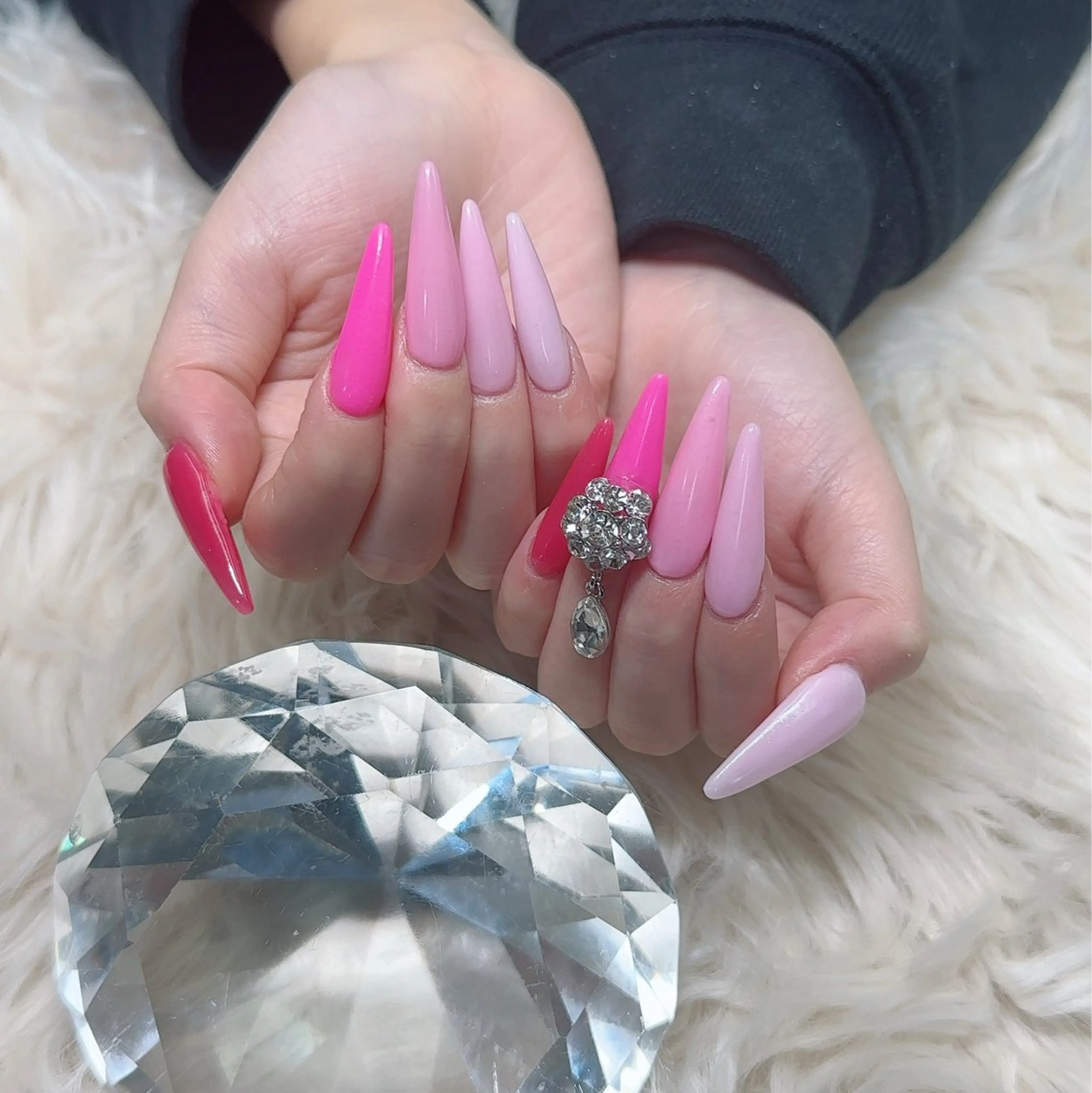 ネイル グラデーション ピンク ハンドネイル ニコ ニコのネイルデザイン