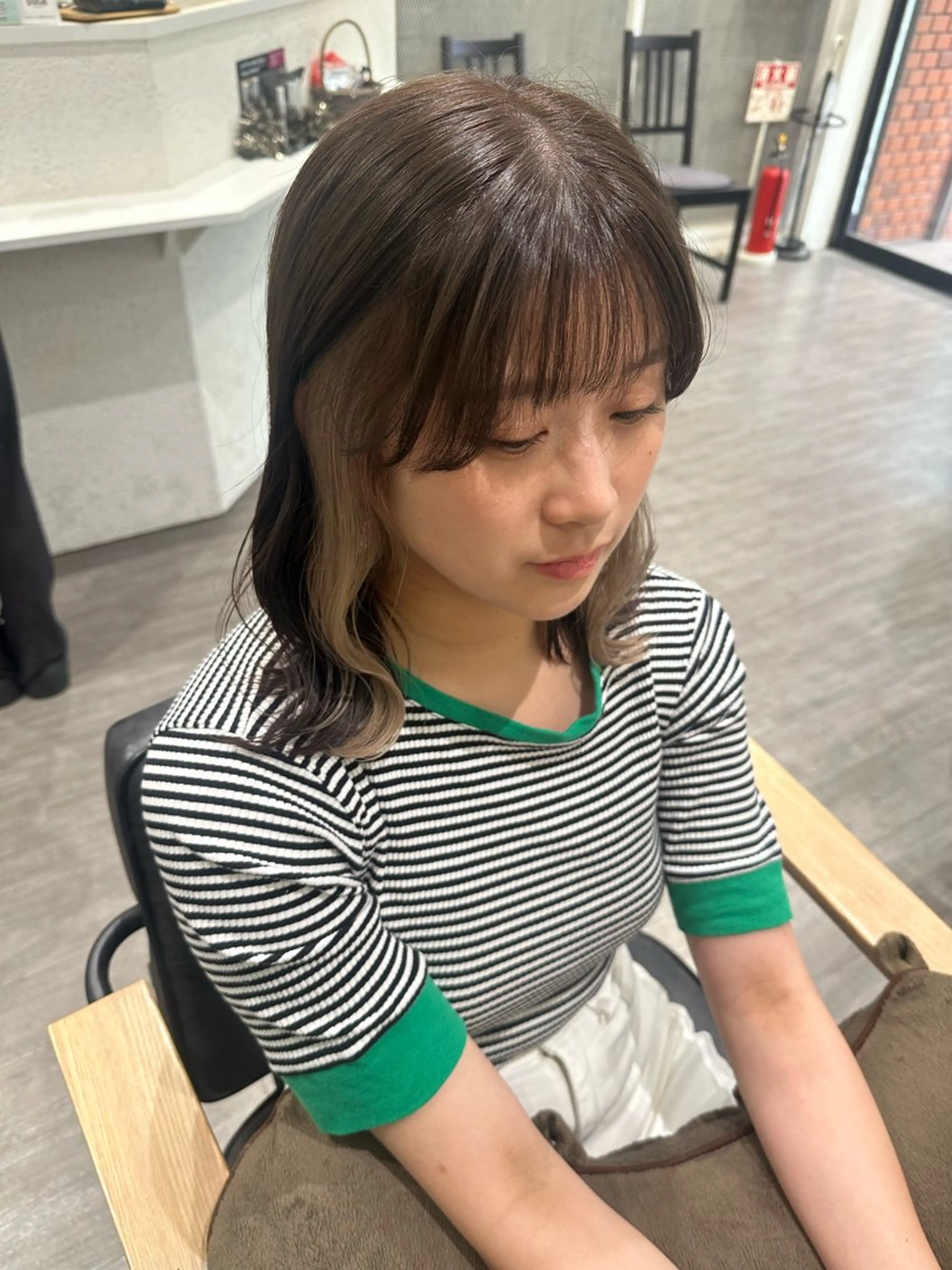 ミディアム カラー ベージュカラー ホワイトベージュ 艶髪レイヤー上田 紗也🇰🇷💗のヘアスタイル