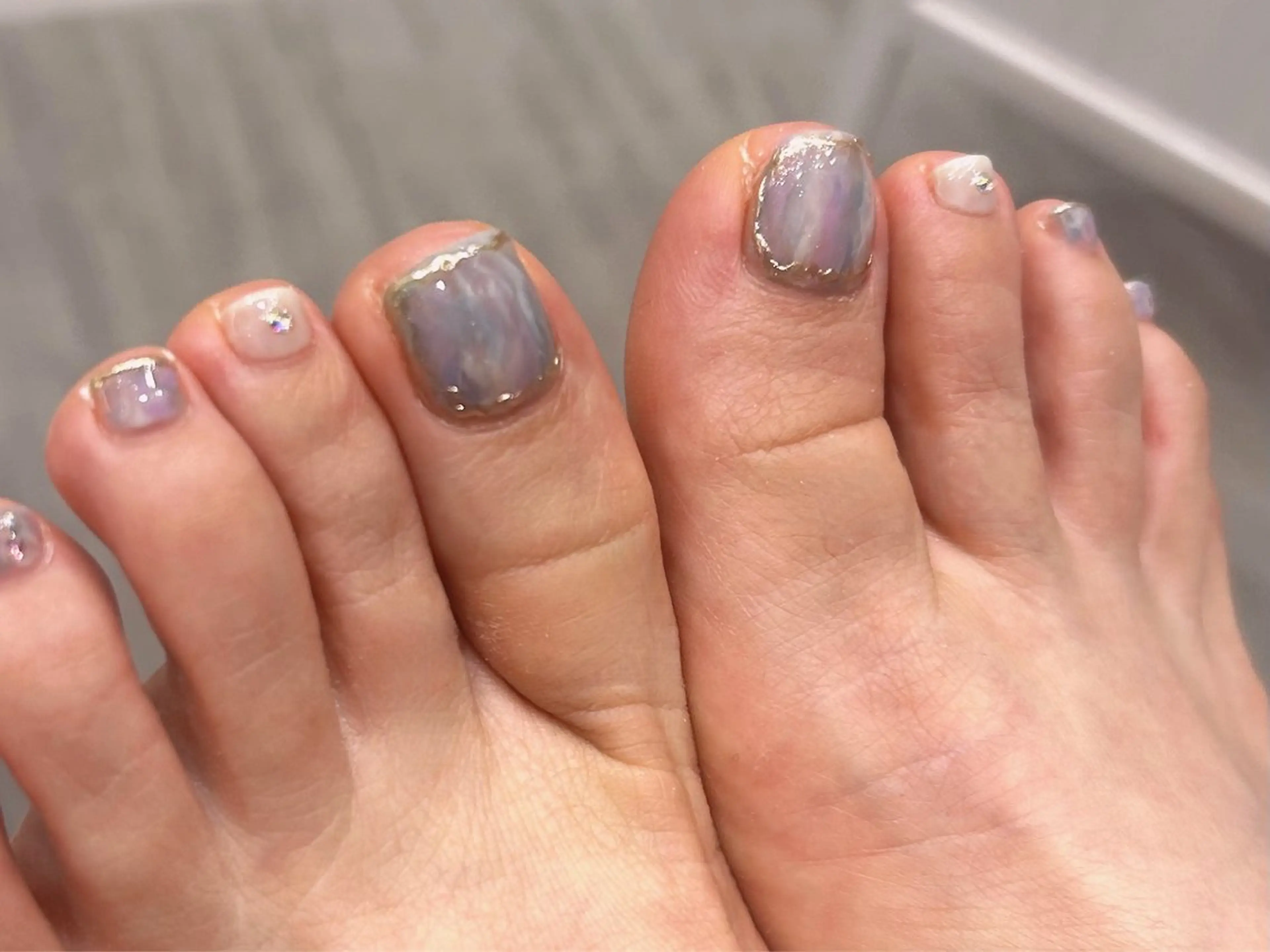 ネイル フットネイル キラキラネイル ニュアンスネイル フットネイル maninail makiのネイルデザイン