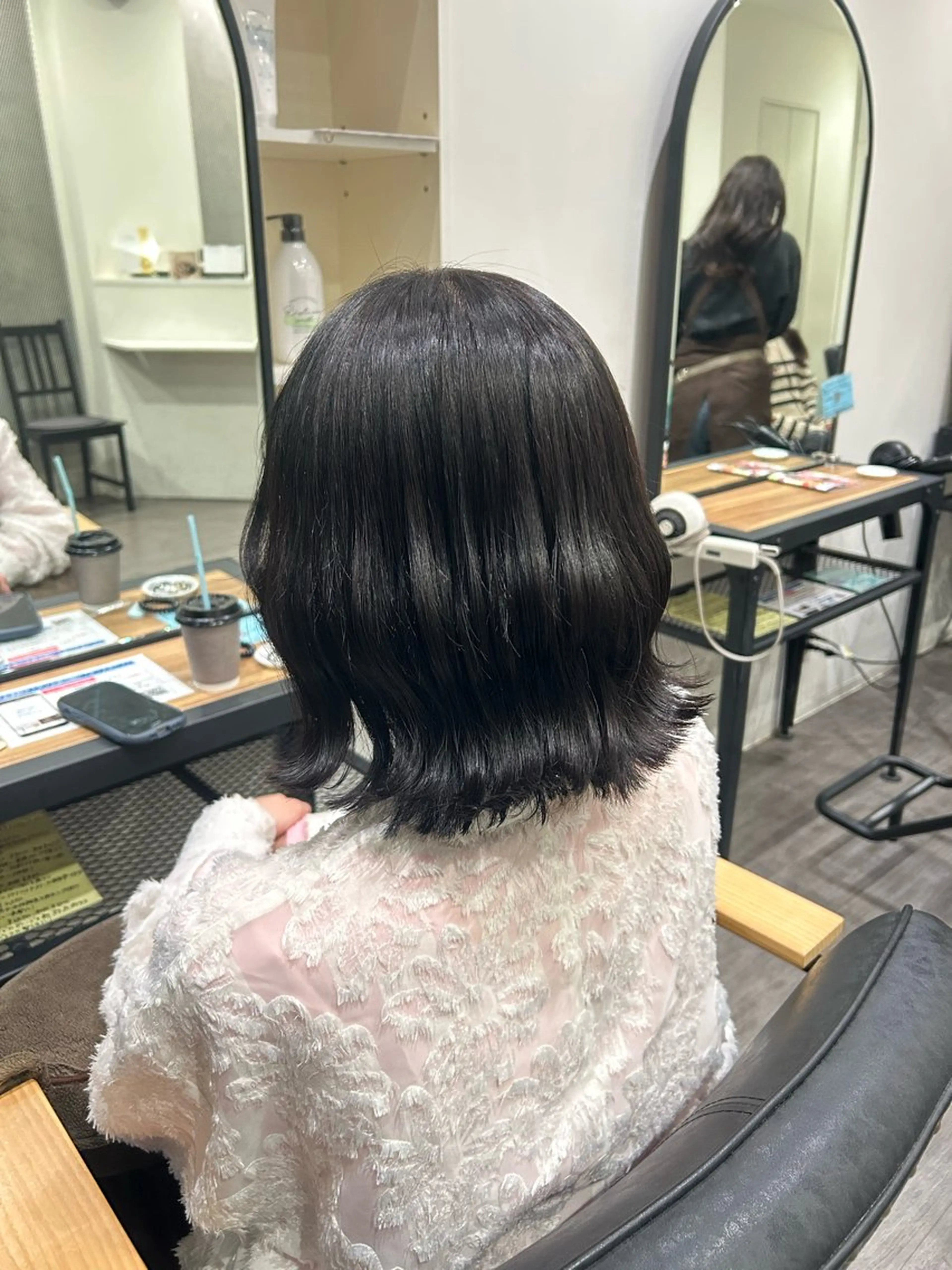 ミディアム カラー ヘアアレンジ 黒髪 透明感カラー グレーブラック ヘアカラー トリートメント cocotte 💟草間紫音💟のヘアスタイル
