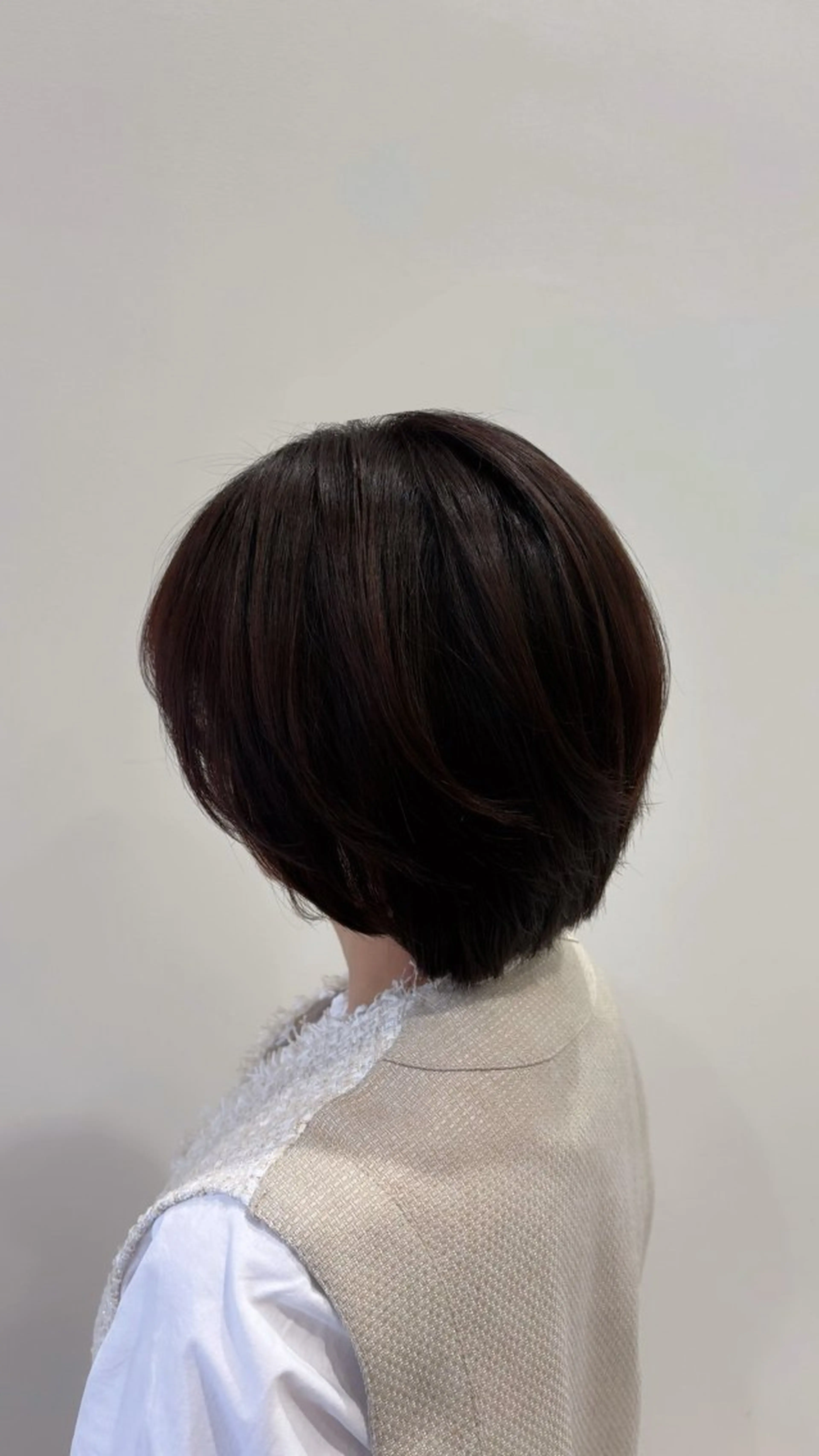 ショート カラー ブラウンカラー 高橋 優実のヘアスタイル