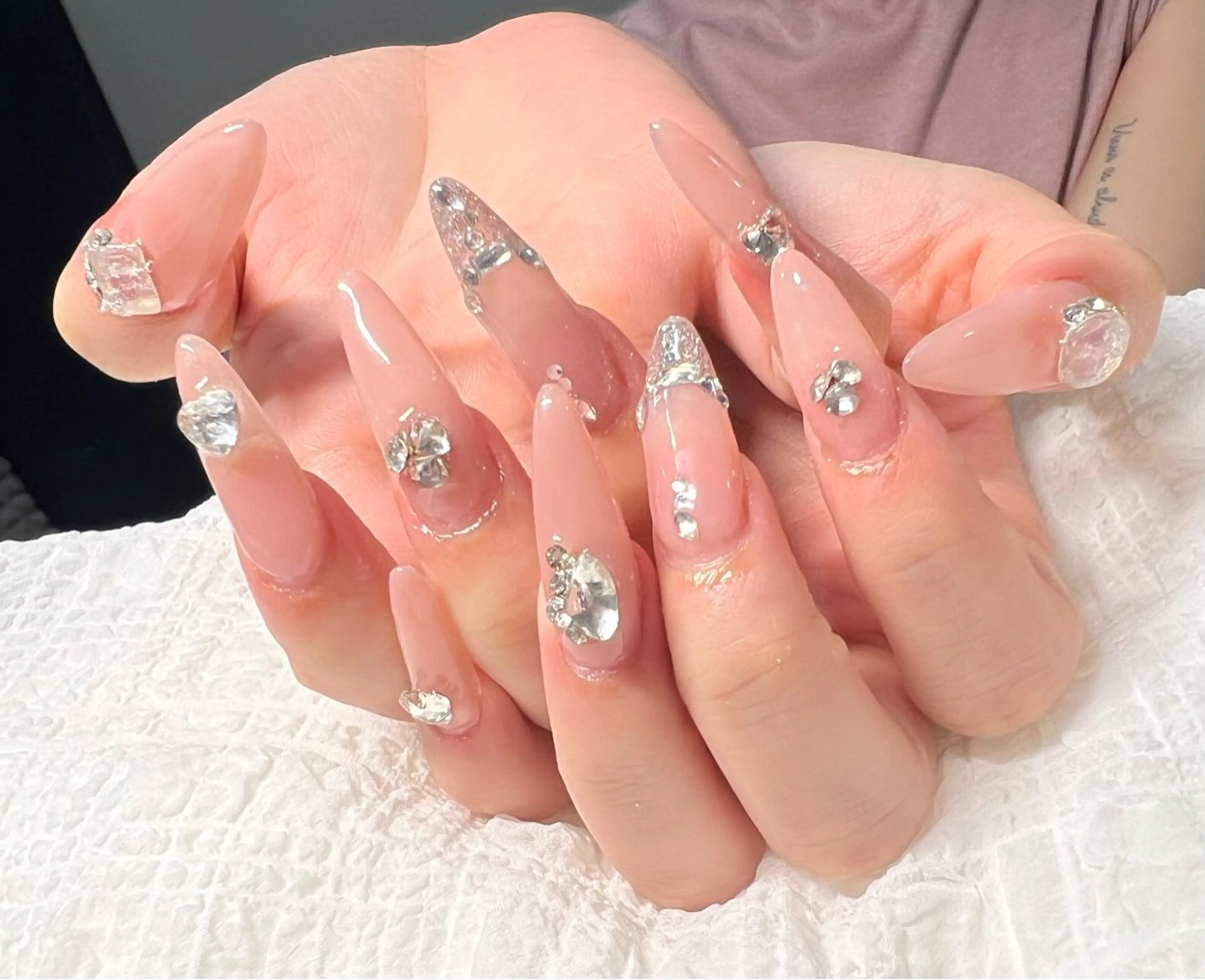 ネイル ハンドネイル 長さ出し専門 パーツのネイルデザイン