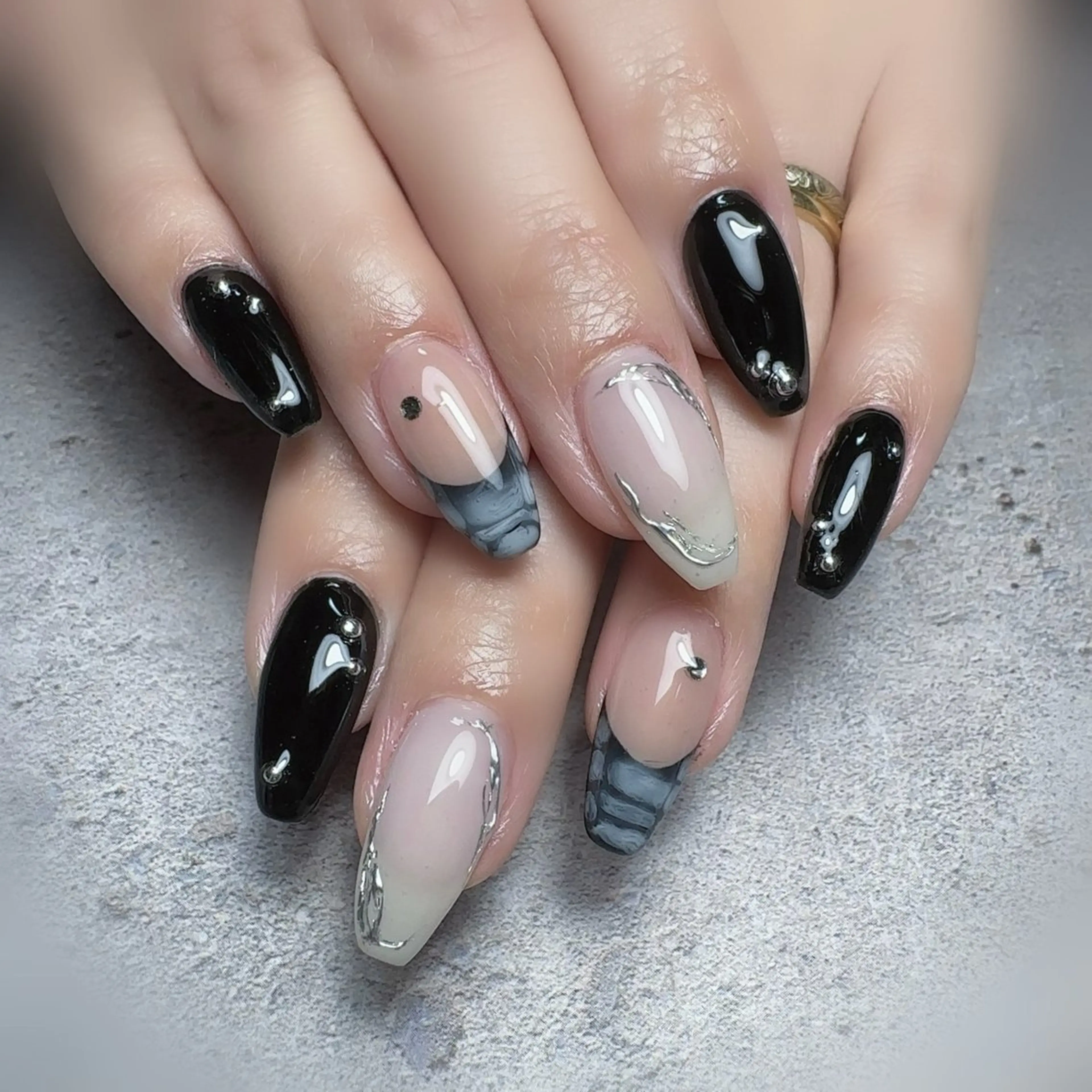 ネイル 持ち込み 上原 悠紀のネイルデザイン