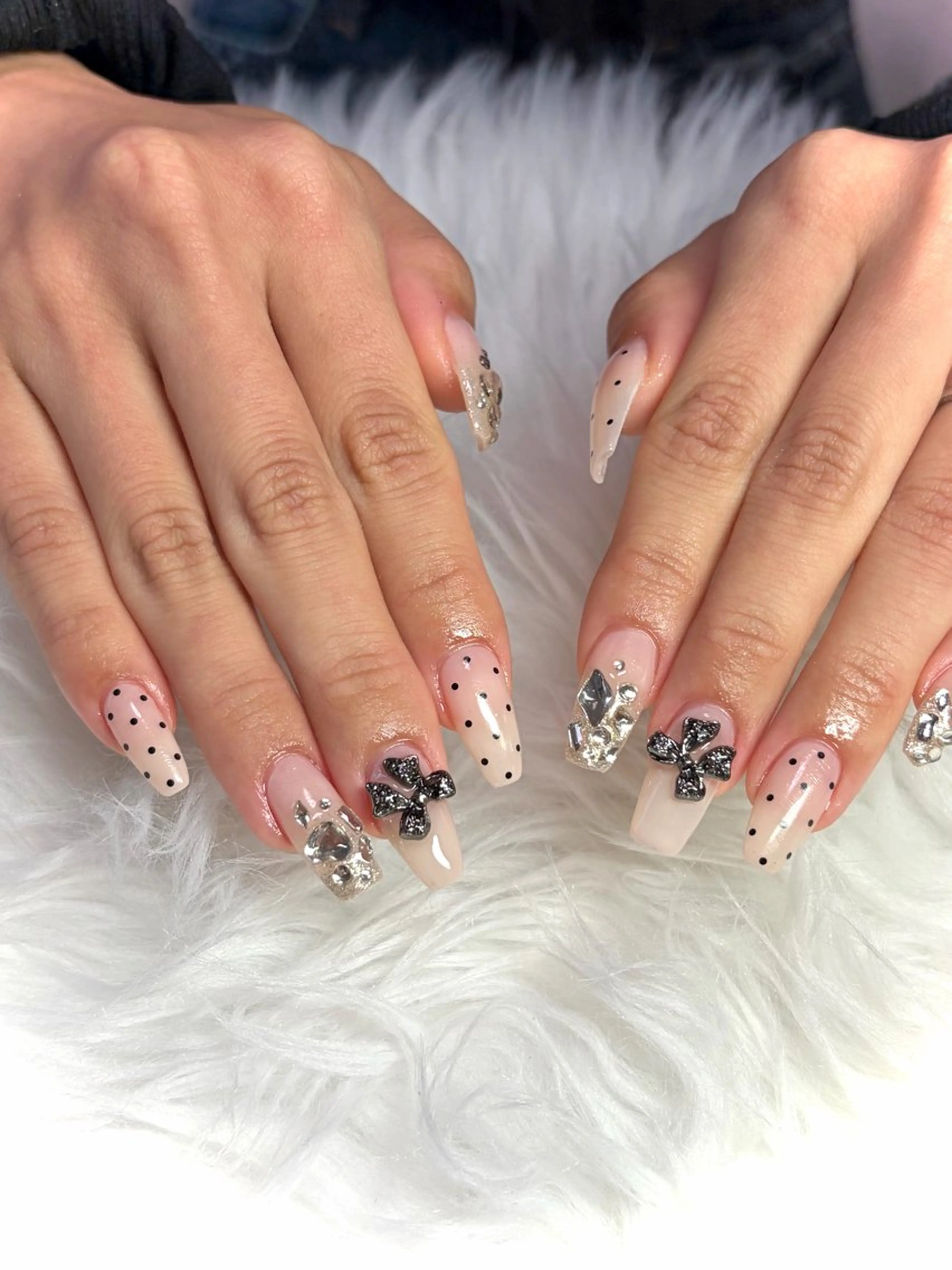 ネイル ドット 冬ネイル Nail room Aのネイルデザイン