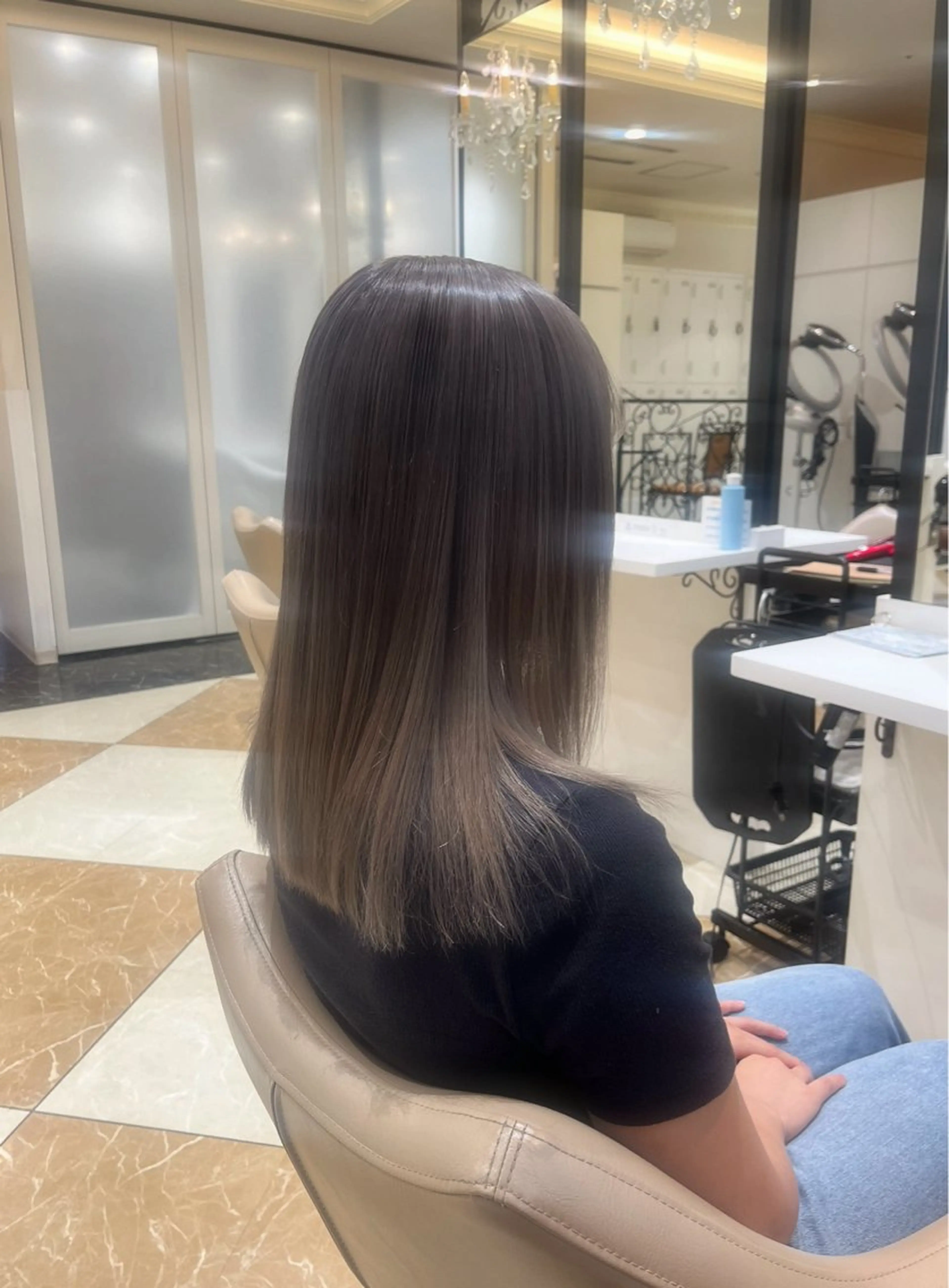 カラー ブリーチ あいしぇ Ash川口のヘアスタイル