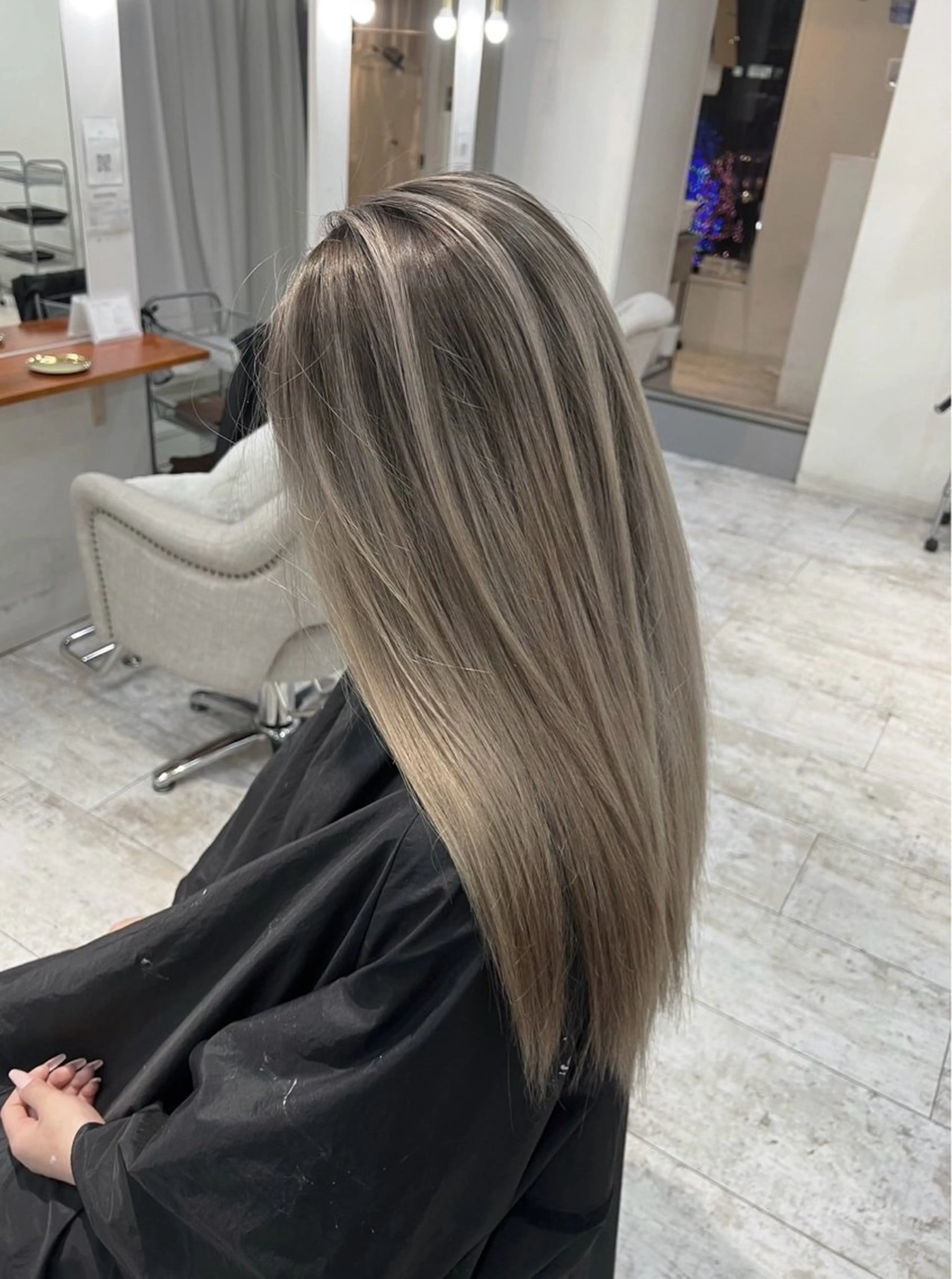 ロング カラー バレイヤージュ グレージュ レイヤーカット ヘアカラー トリートメント ROBIN所属・指名数No.1 /NAOYAのヘアスタイル