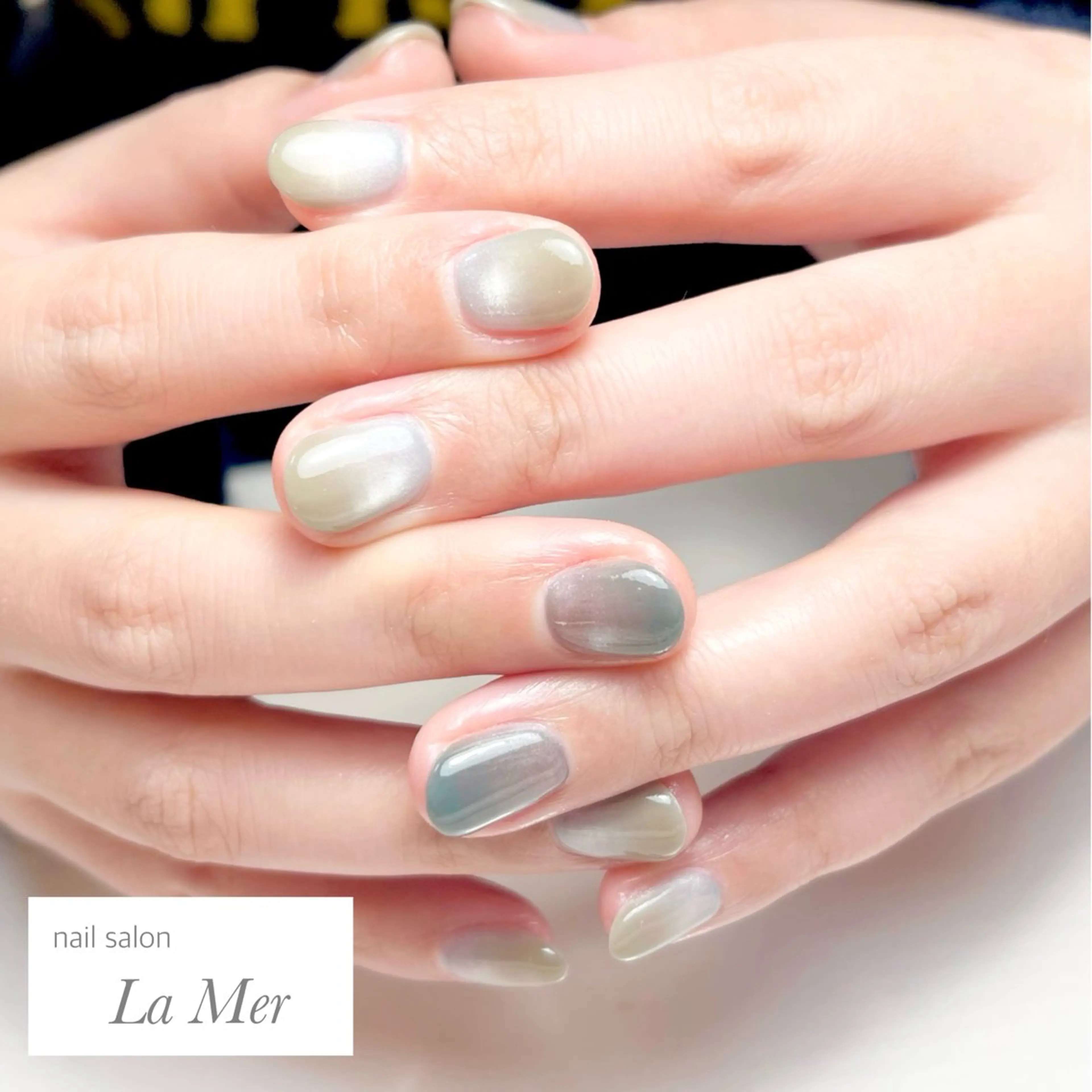 ネイル ブルー グラデーション キラキラネイル マグネットネイル ビー玉ネイル ハンドネイル nailsalon La Merのネイルデザイン