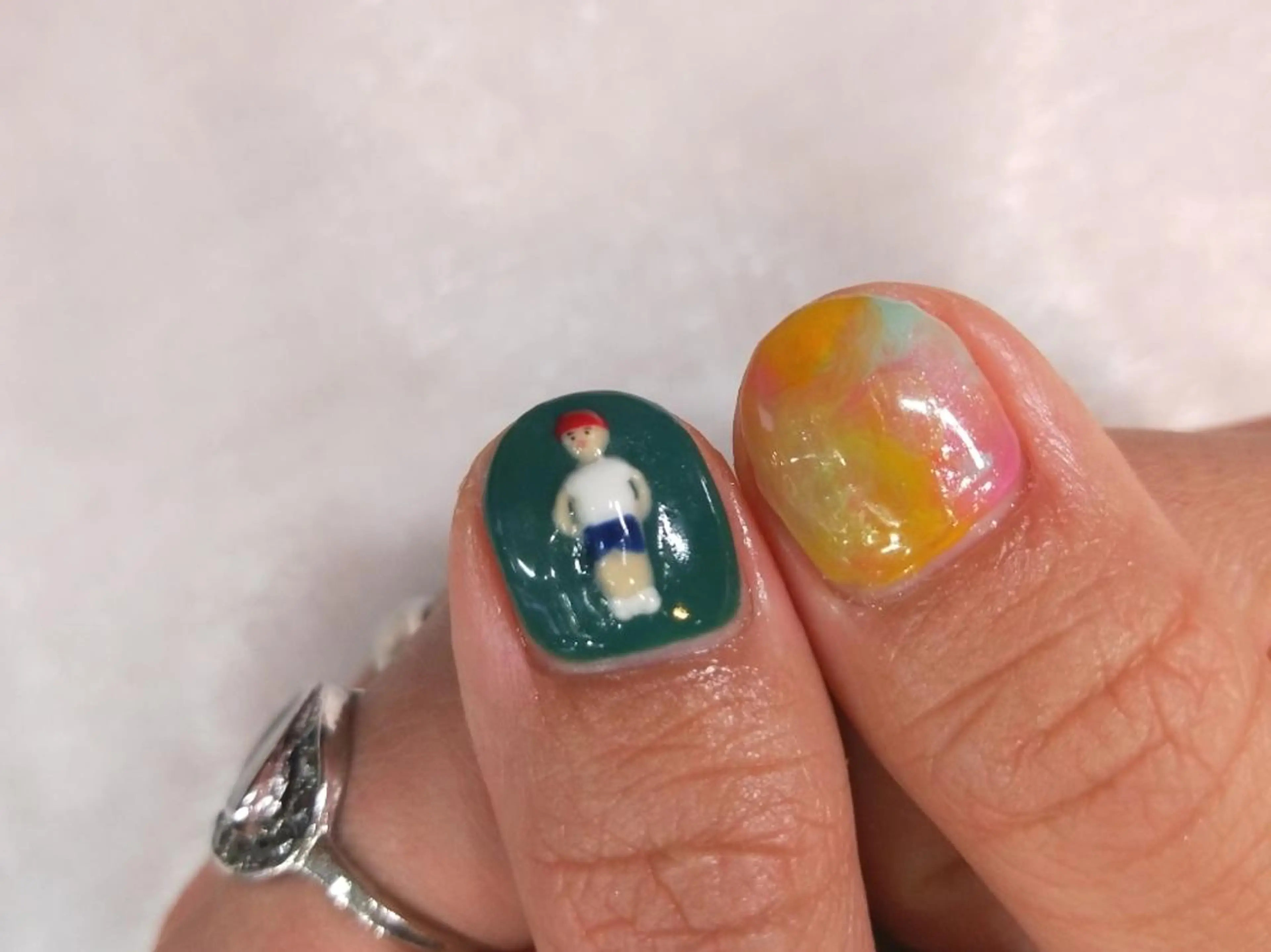 ネイル ハンドネイル ハンドケア R'well所属・はばすみれ🎀ﾈｲﾙ 光ﾌｪｲｼｬﾙ ﾍｱのネイルデザイン