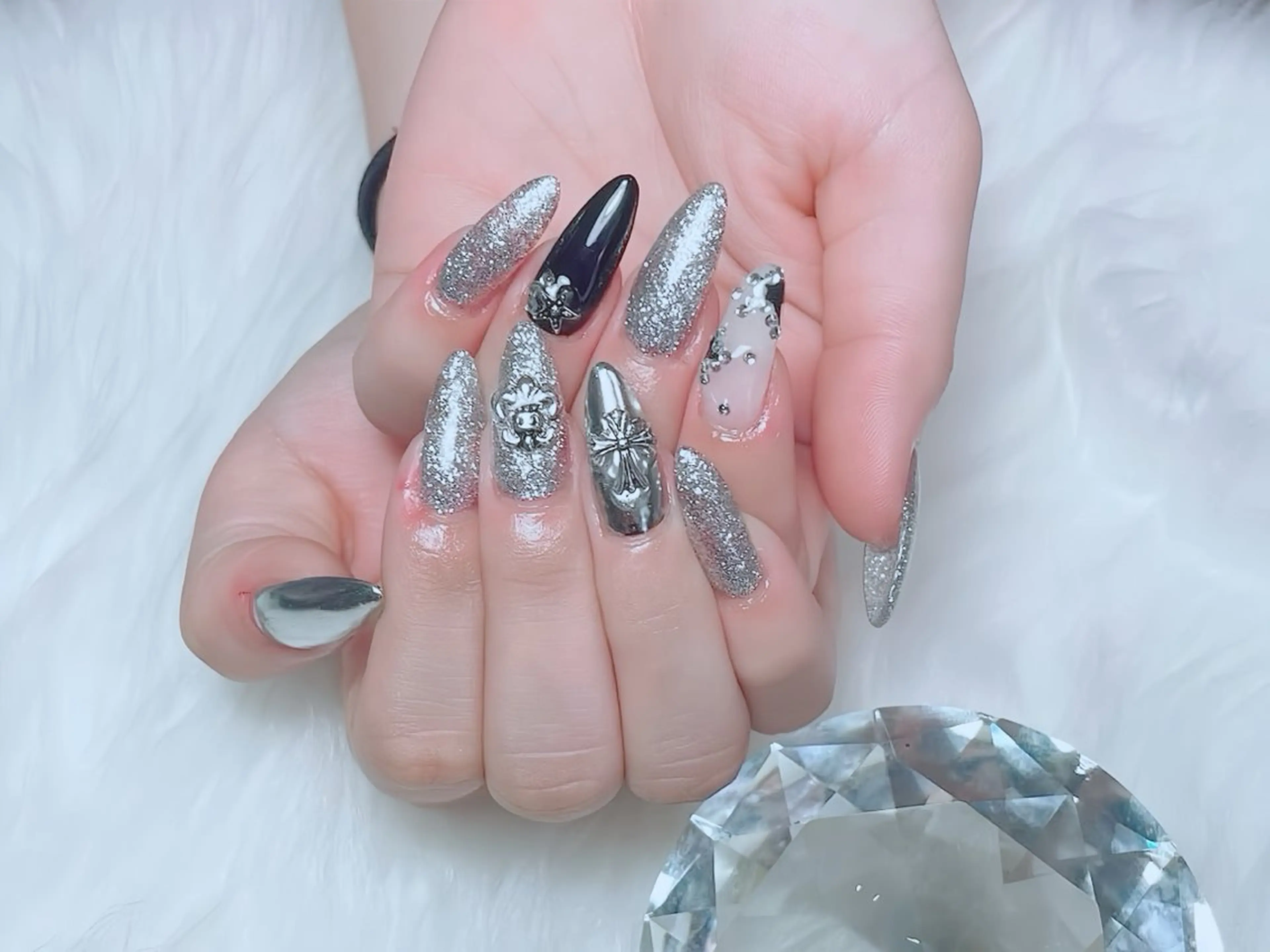 ネイル アートネイル フレンチネイル キラキラネイル 韓国ネイル 水色 ハンドネイル Rin Nail 新大久保店のネイルデザイン