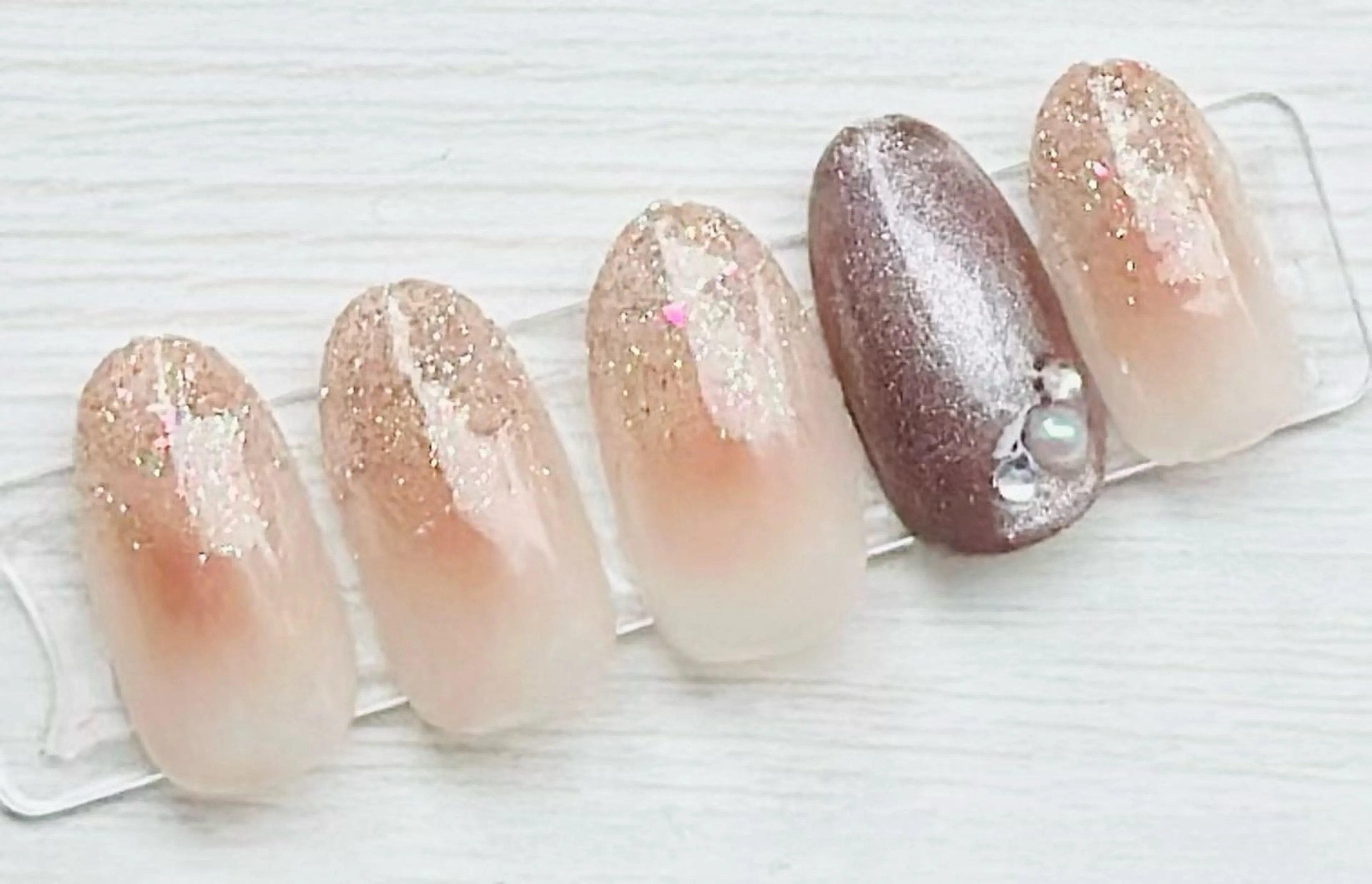 ネイル ブラウン チークネイル オレンジ nailsalon oluoluのネイルデザイン