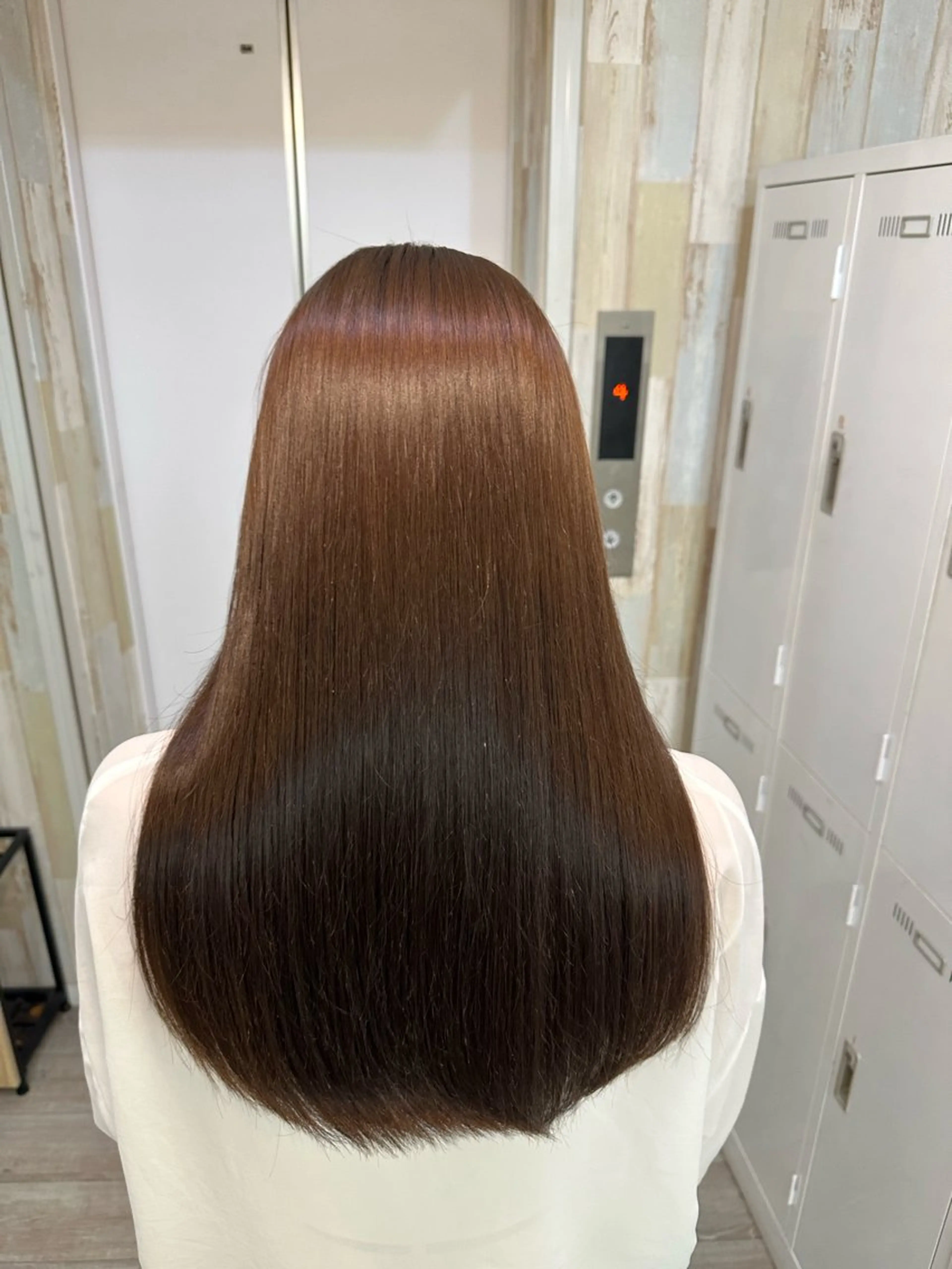 ロング KEIGO/ ブリーチ、矯正特化のヘアスタイル