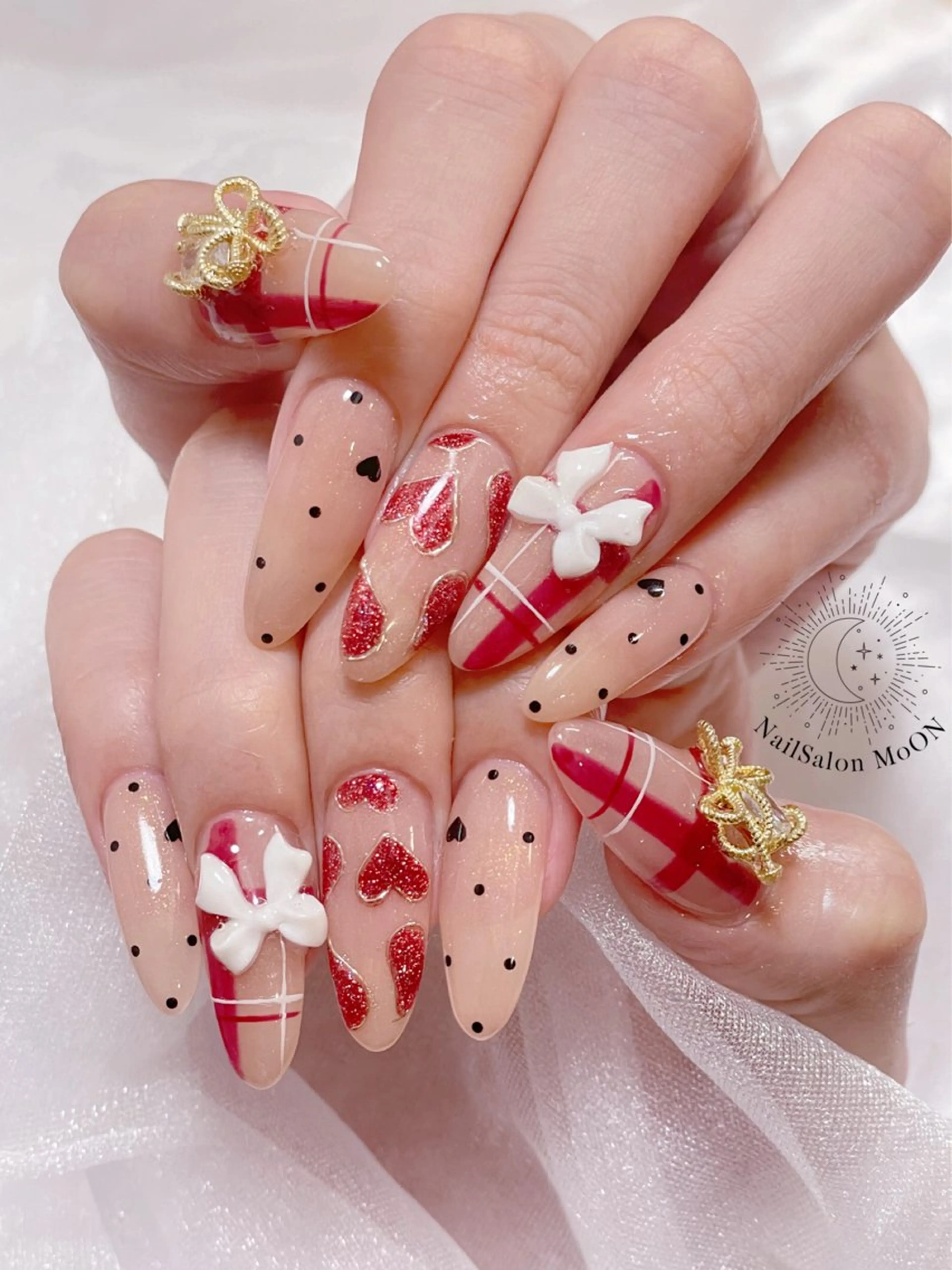 ハンドネイル ハンドケア MoON...❤︎ MeGuのネイルデザイン