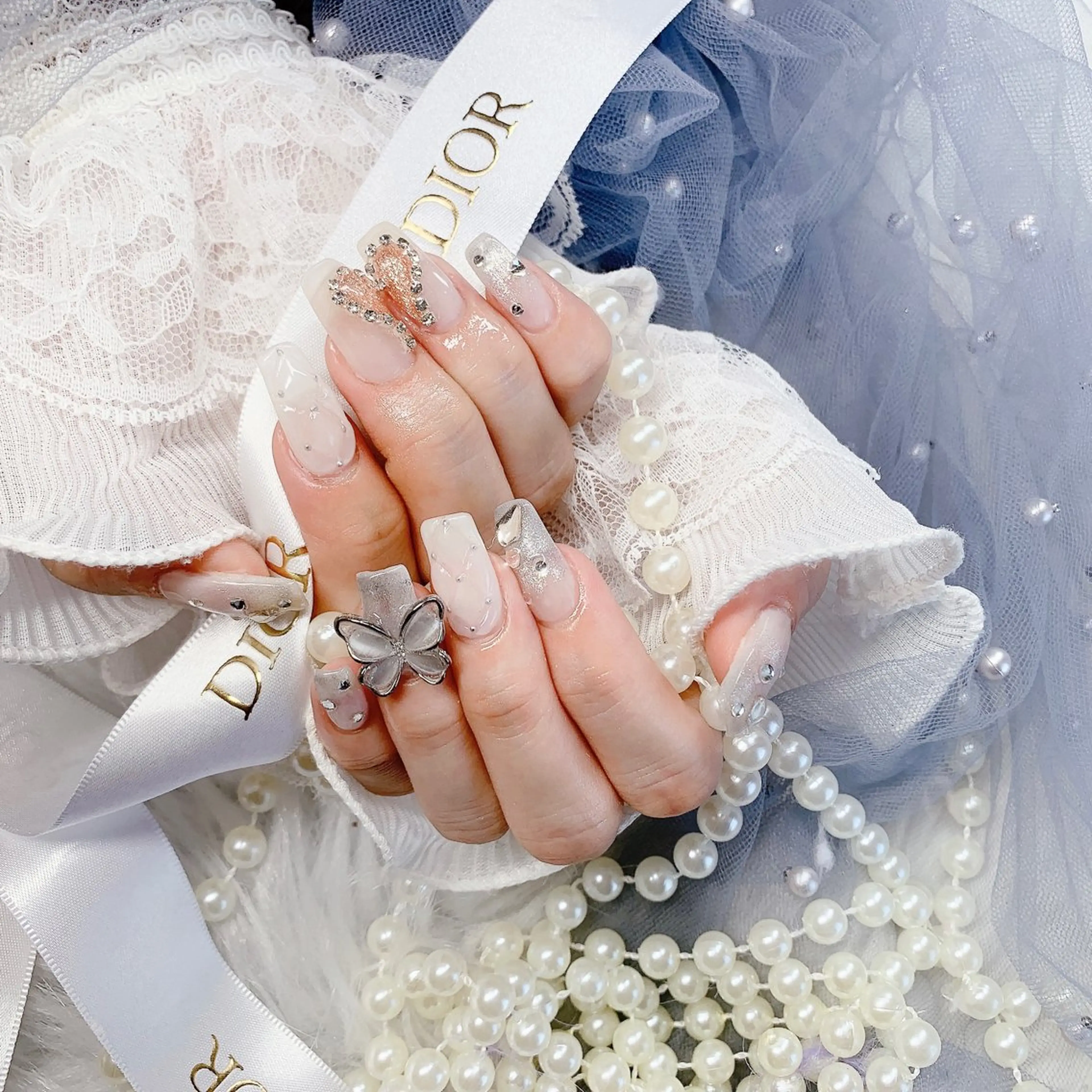 ネイル オーロラネイル 成人式 フットネイル 韓国ネイル ロングネイル ハンドネイル Yudia🦋 azuのネイルデザイン