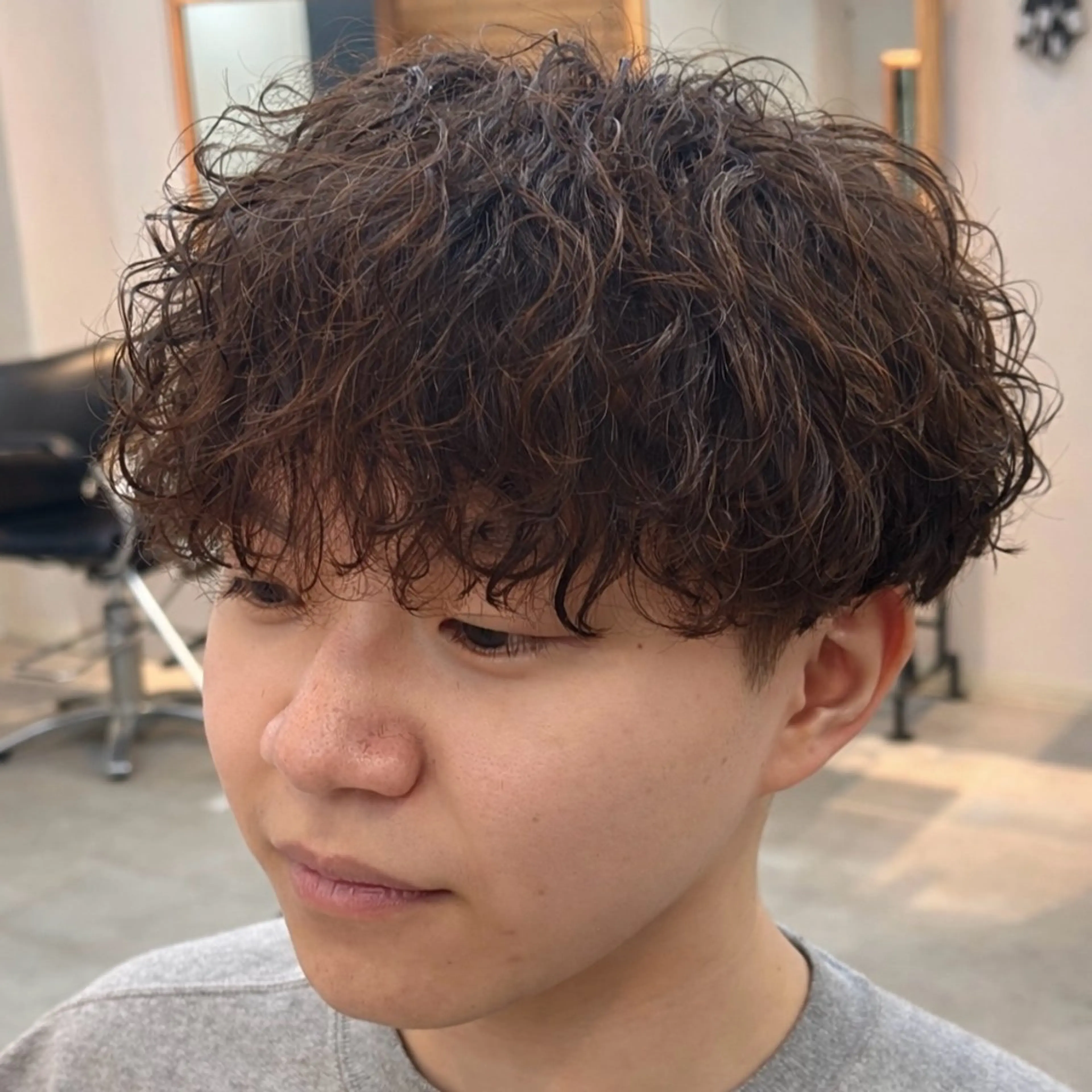 パーマ メンズ メンズ韓国風 マッシュウルフ マッシュ メンズパーマ 刈り上げ カット パーマ 男の理想を叶える🔥 メンズパーマ特化｜関のヘアスタイル