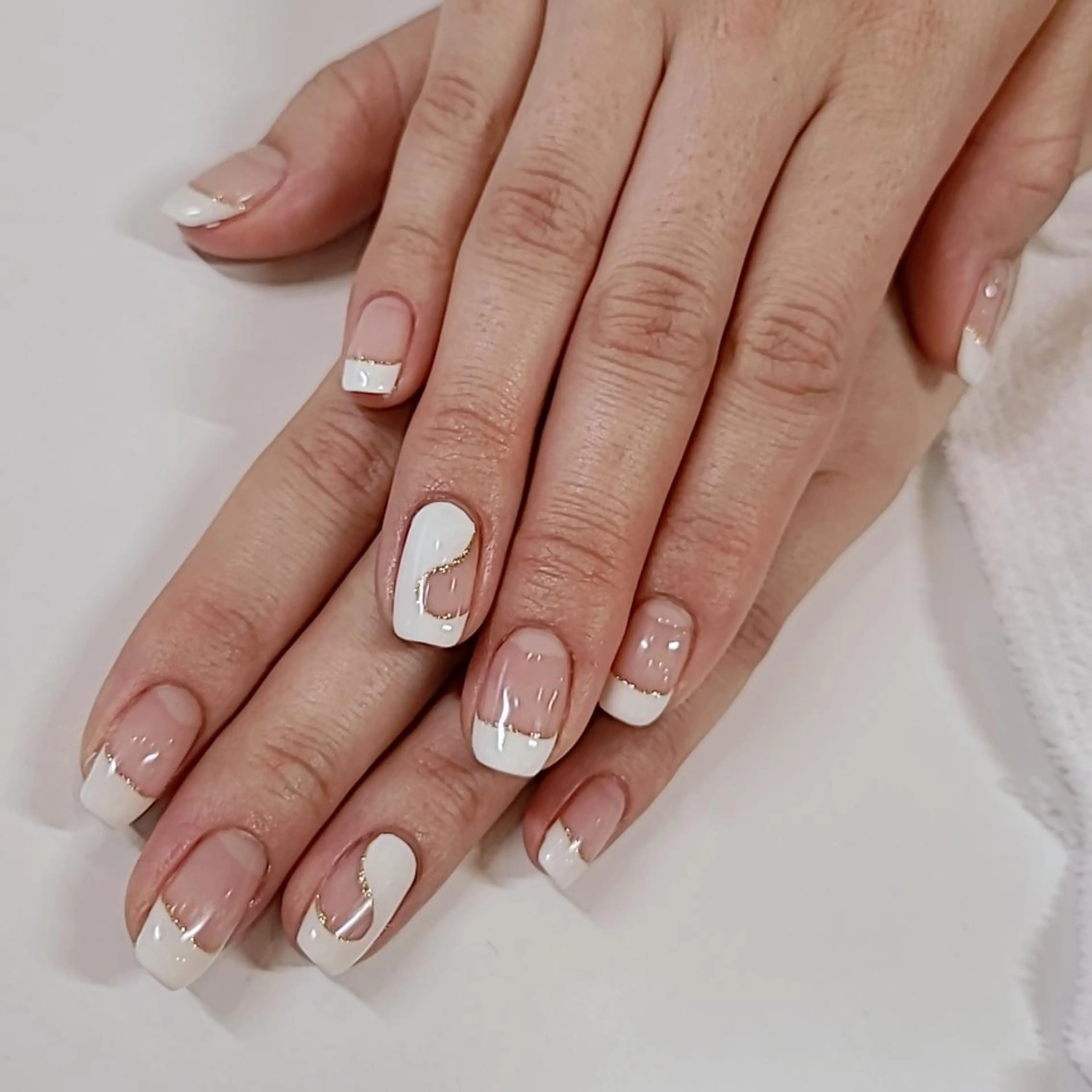 ネイル フレンチネイル ラメ(グリッター) セプトアカデミー まいのネイルデザイン